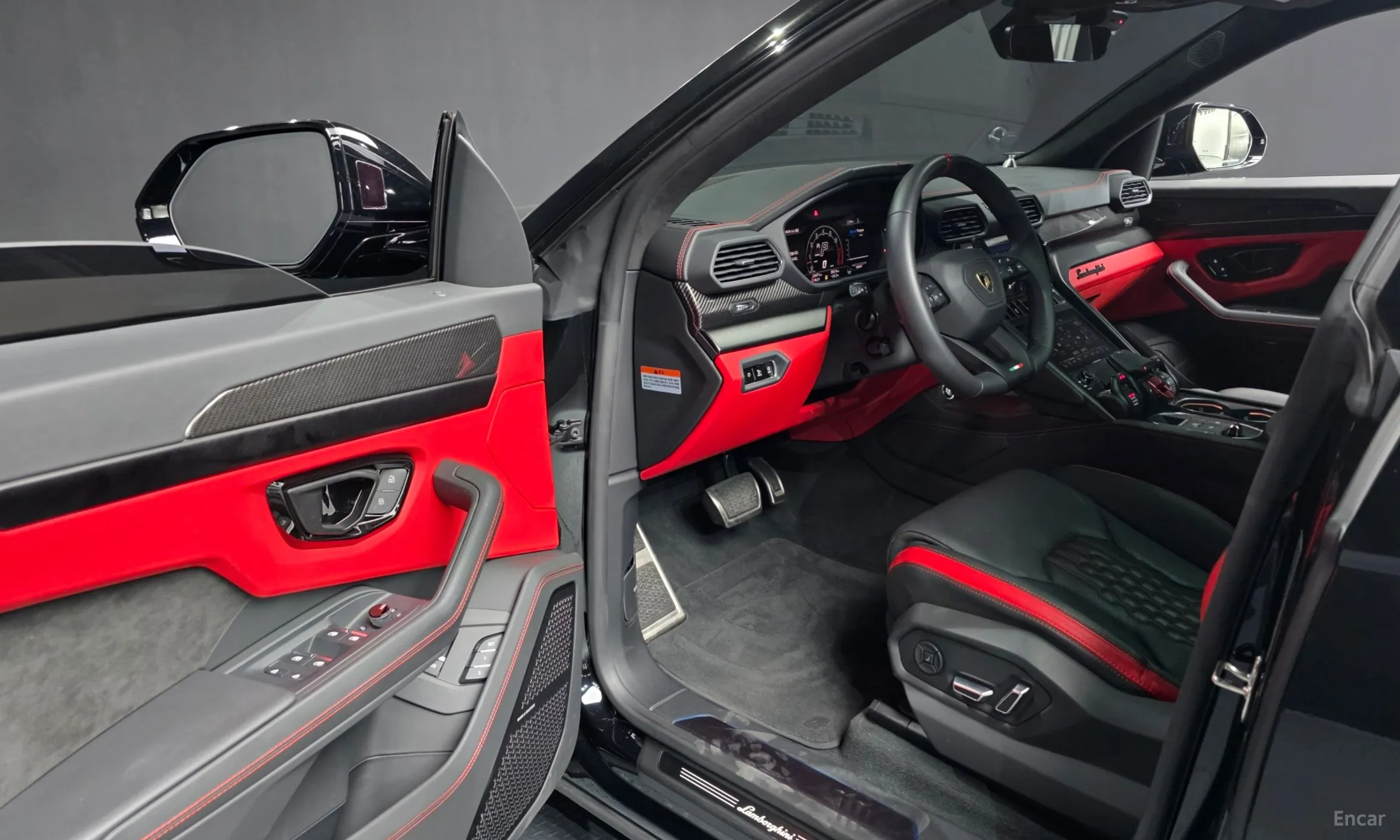 Lamborghini Urus превью 10