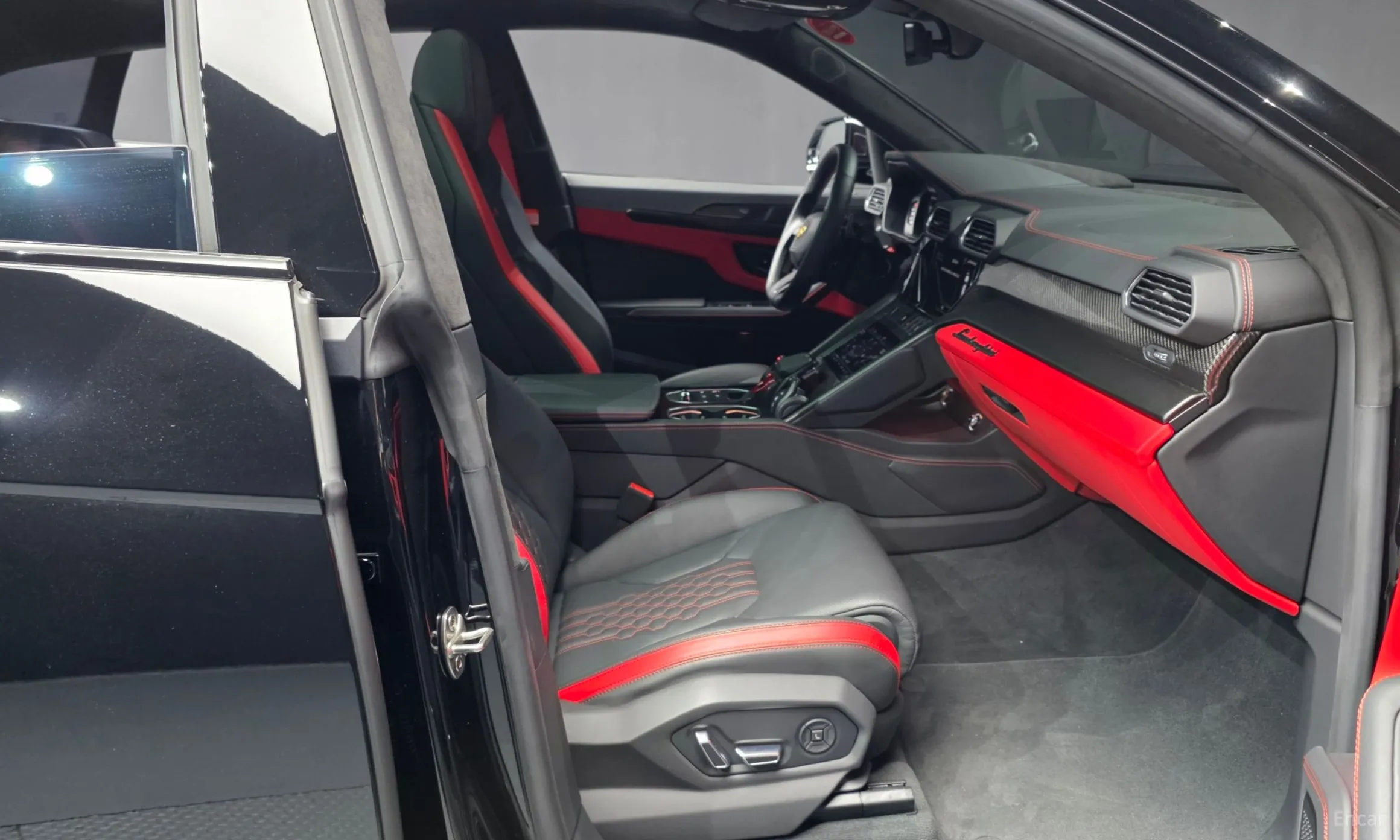 Lamborghini Urus превью 11