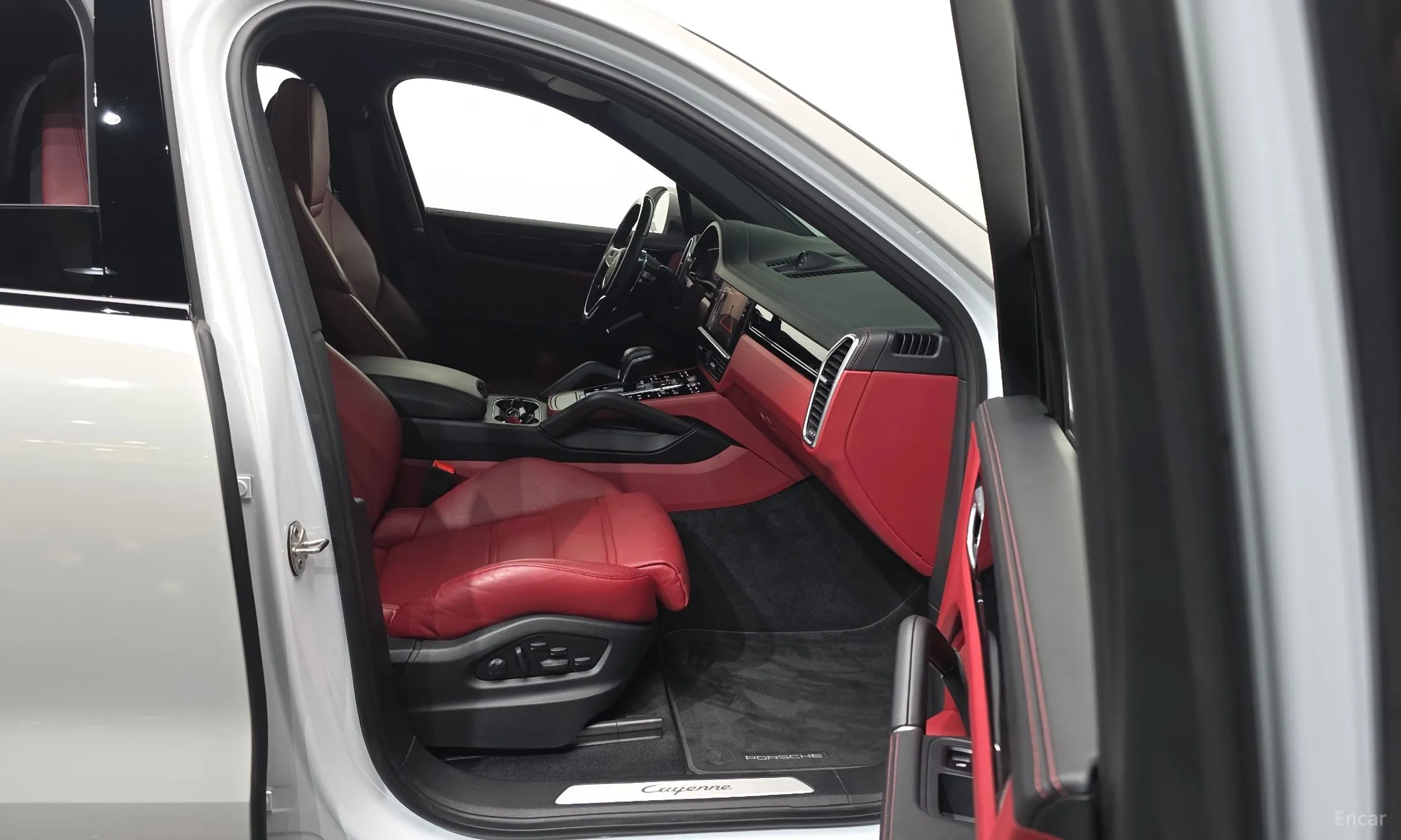 Porsche Cayenne (PO536) превью 11