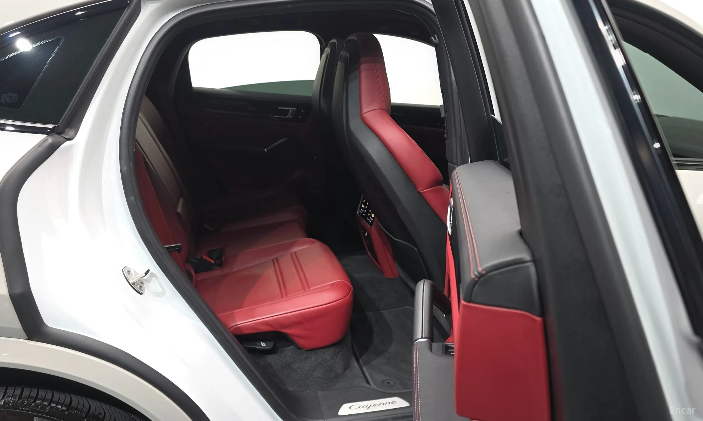 Porsche Cayenne (PO536) превью 12