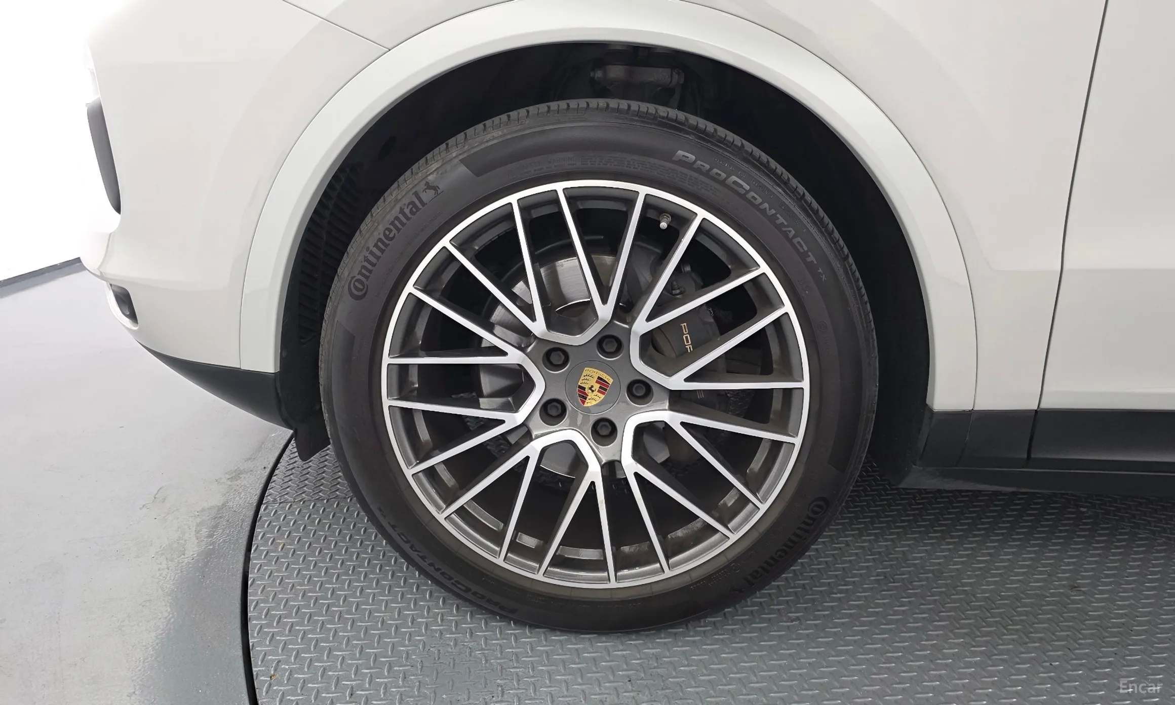 Porsche Cayenne (PO536) превью 5