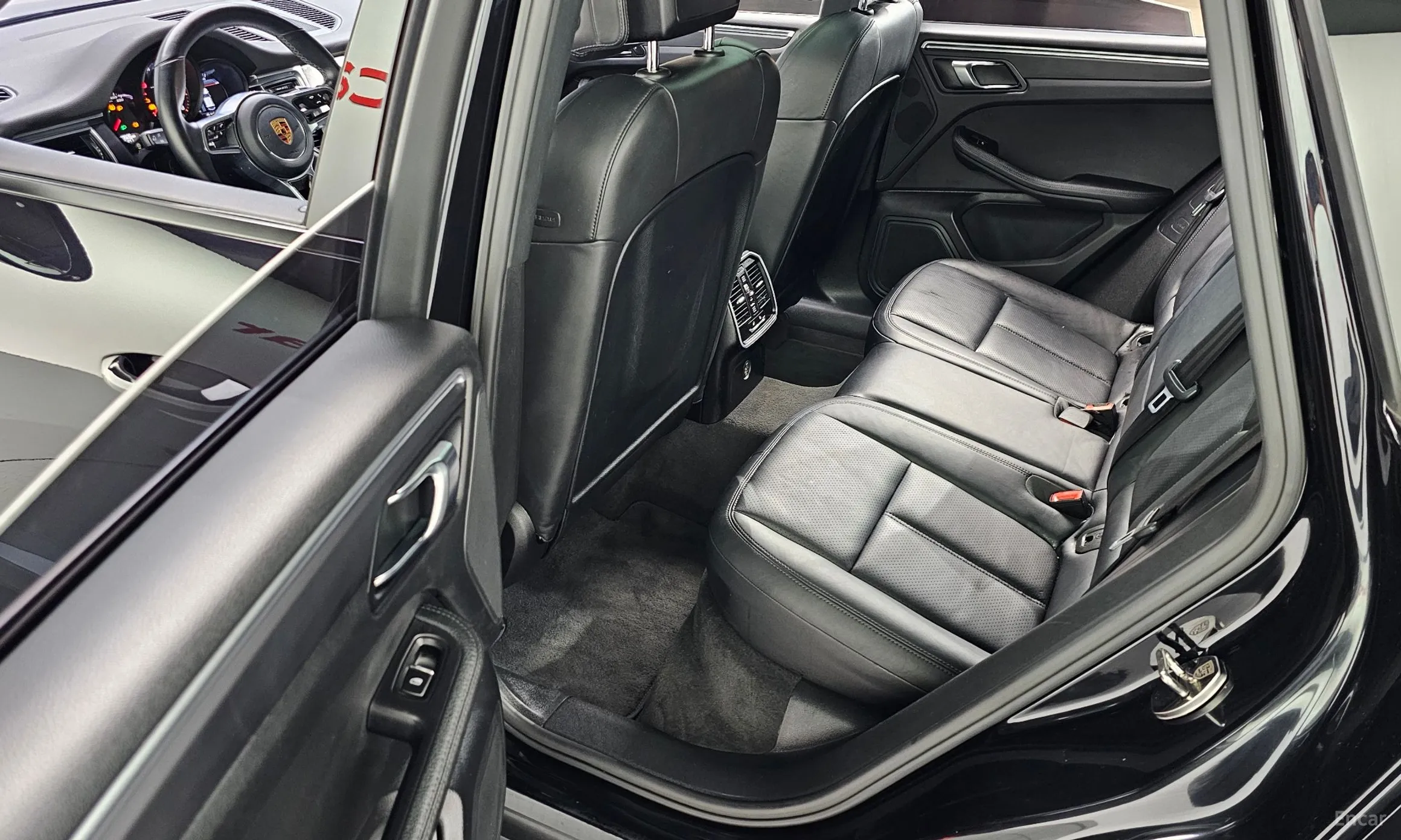 Porsche Macan превью 11