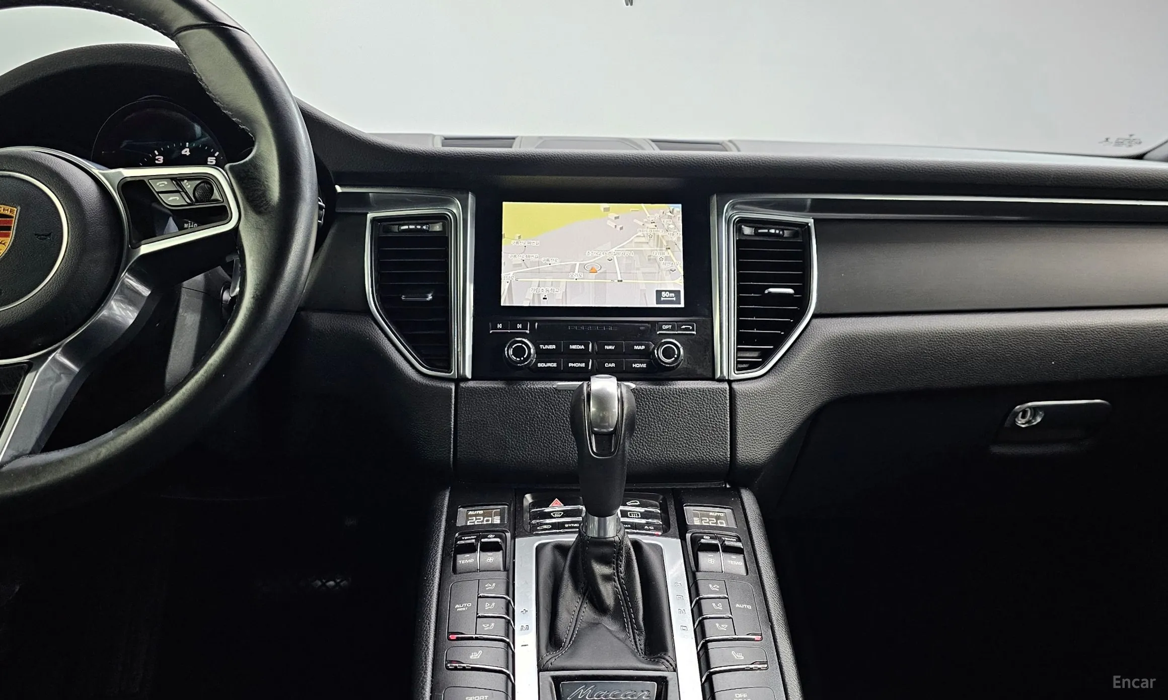 Porsche Macan превью 16