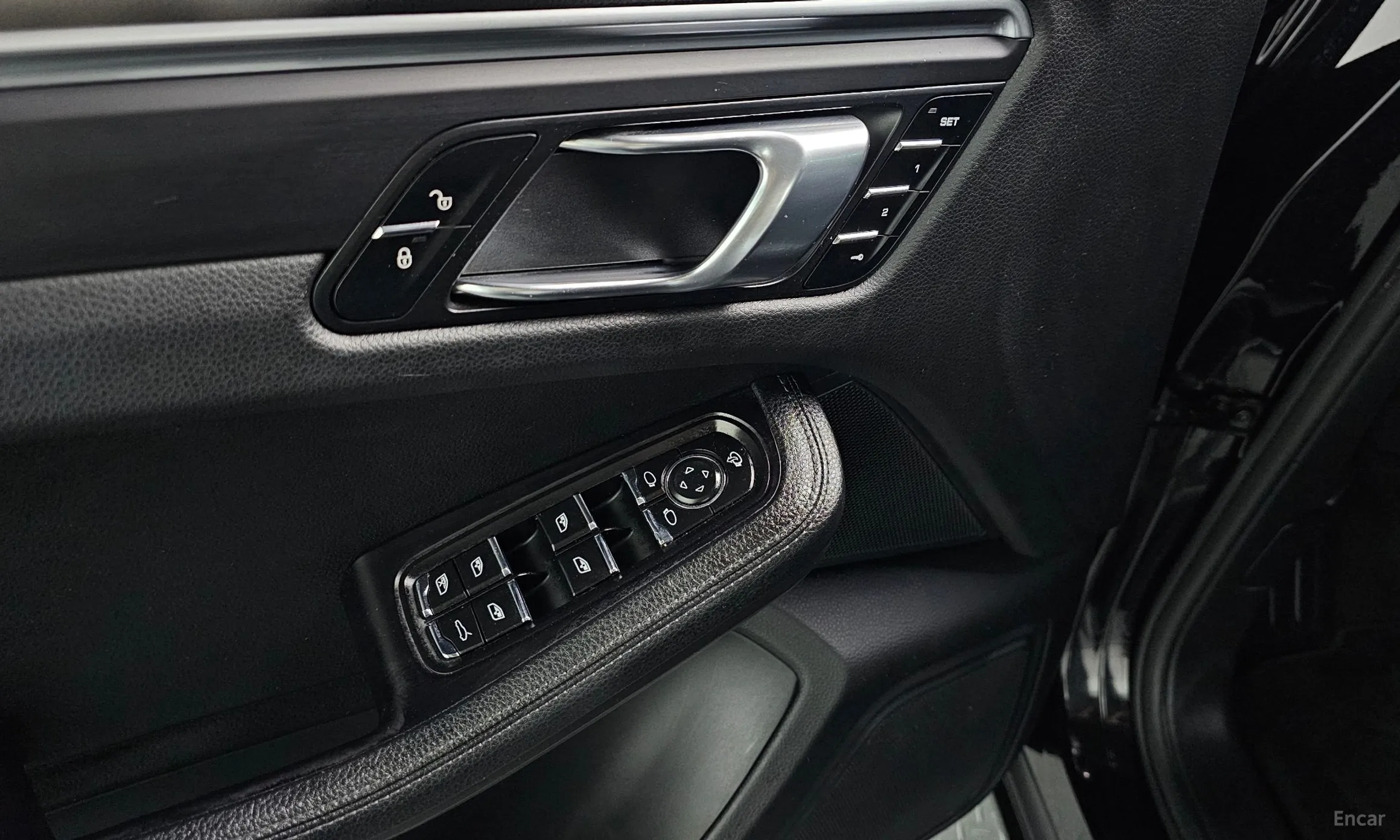 Porsche Macan превью 19