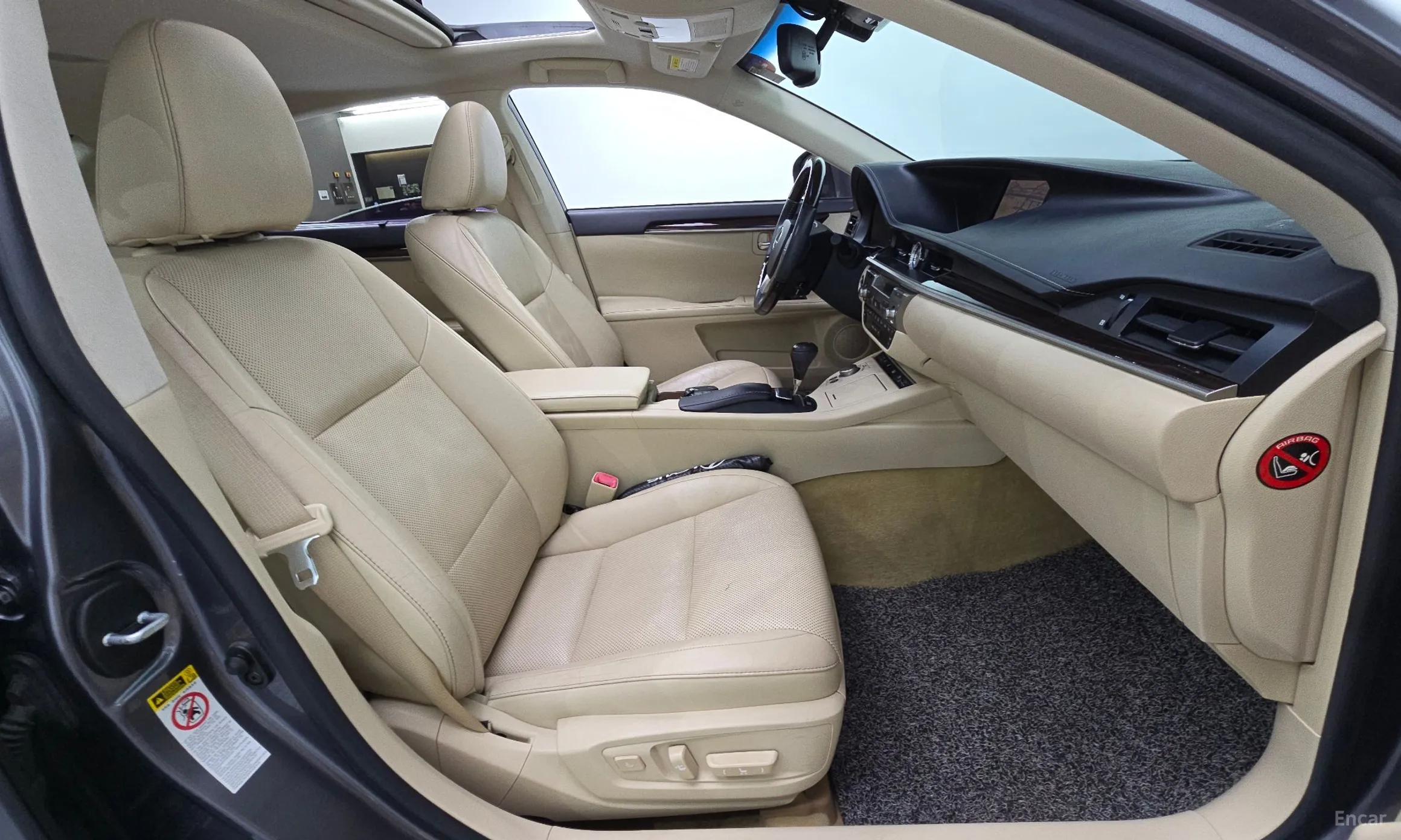 Lexus New ES300h превью 11