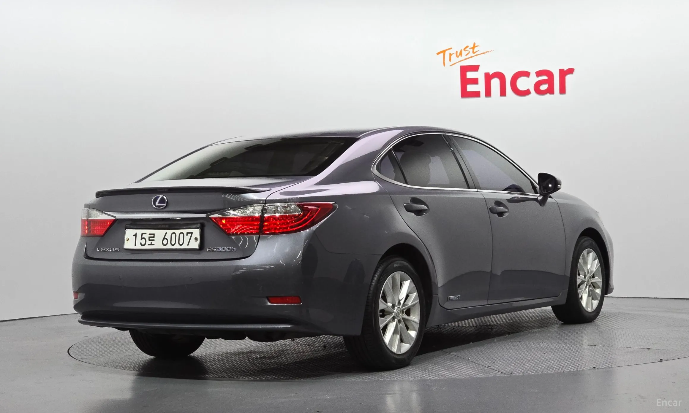 Lexus New ES300h
