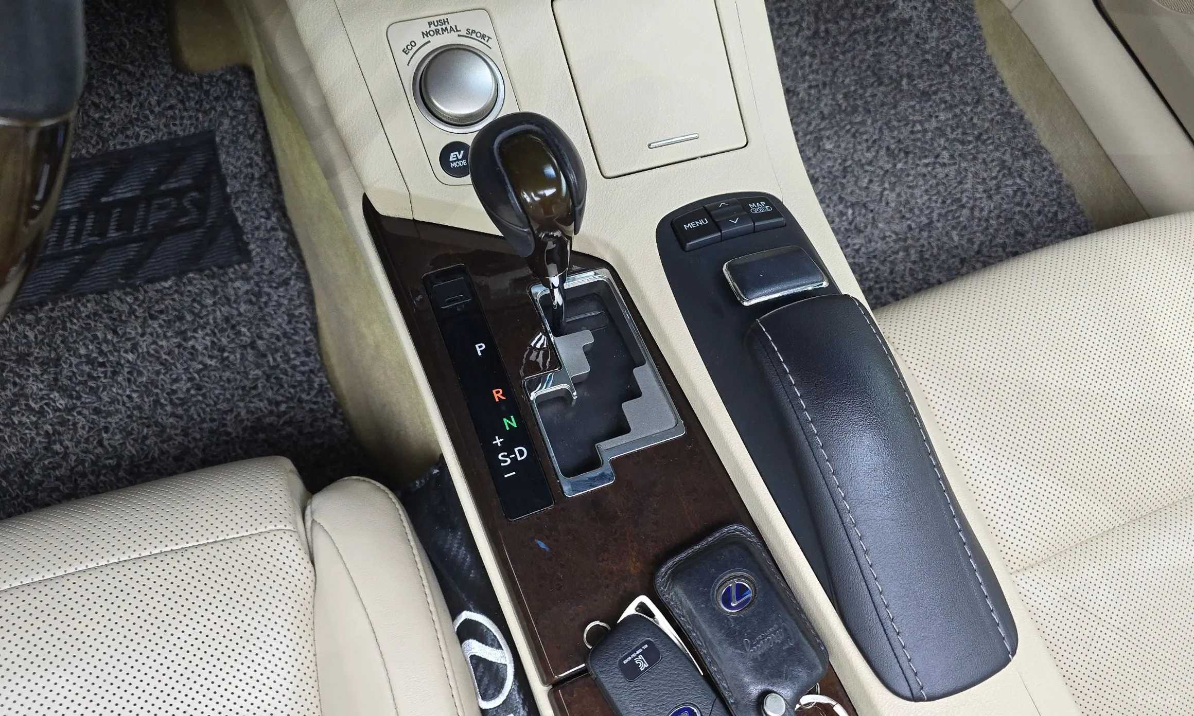 Lexus New ES300h превью 9