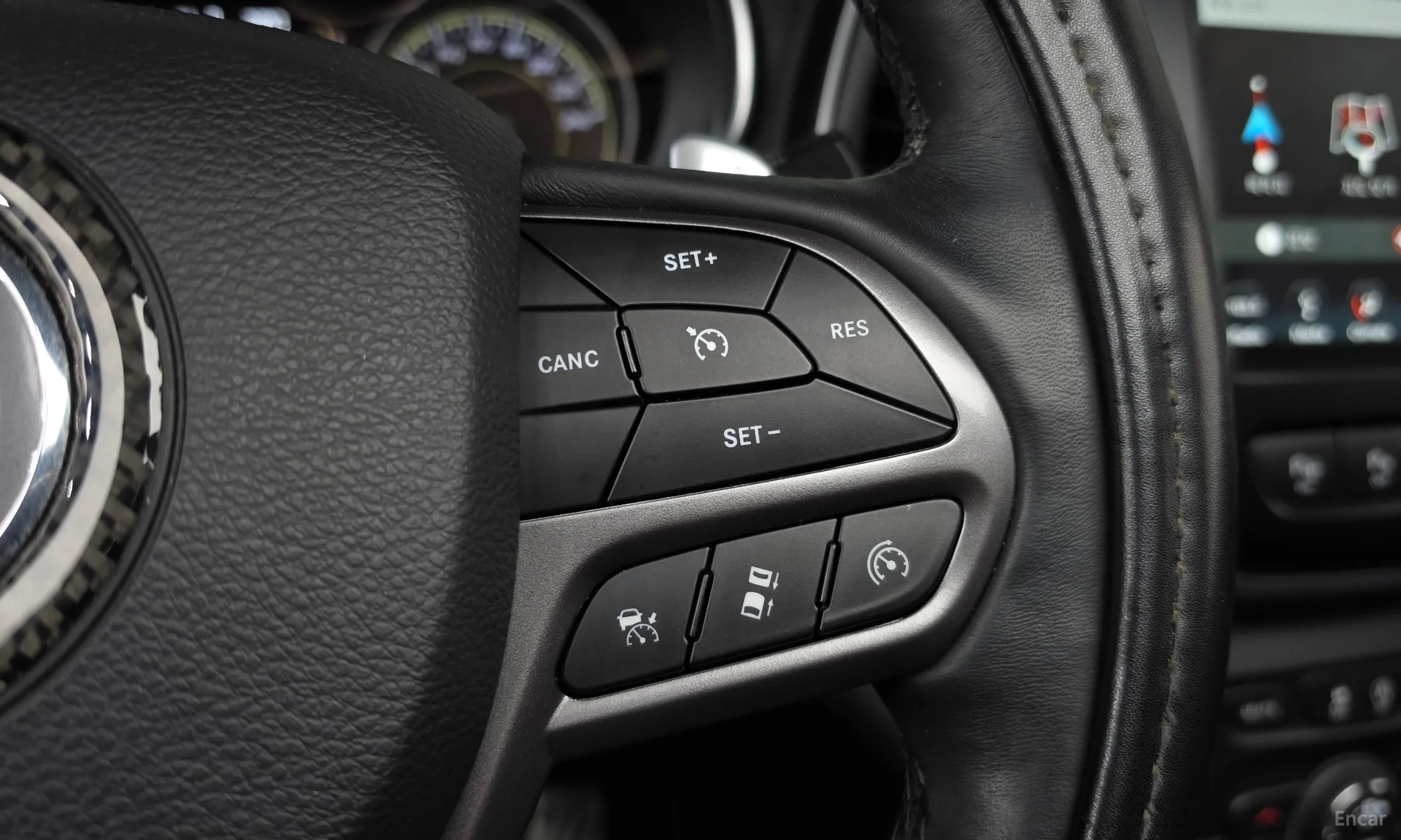 Jeep Cherokee (KL) превью 17