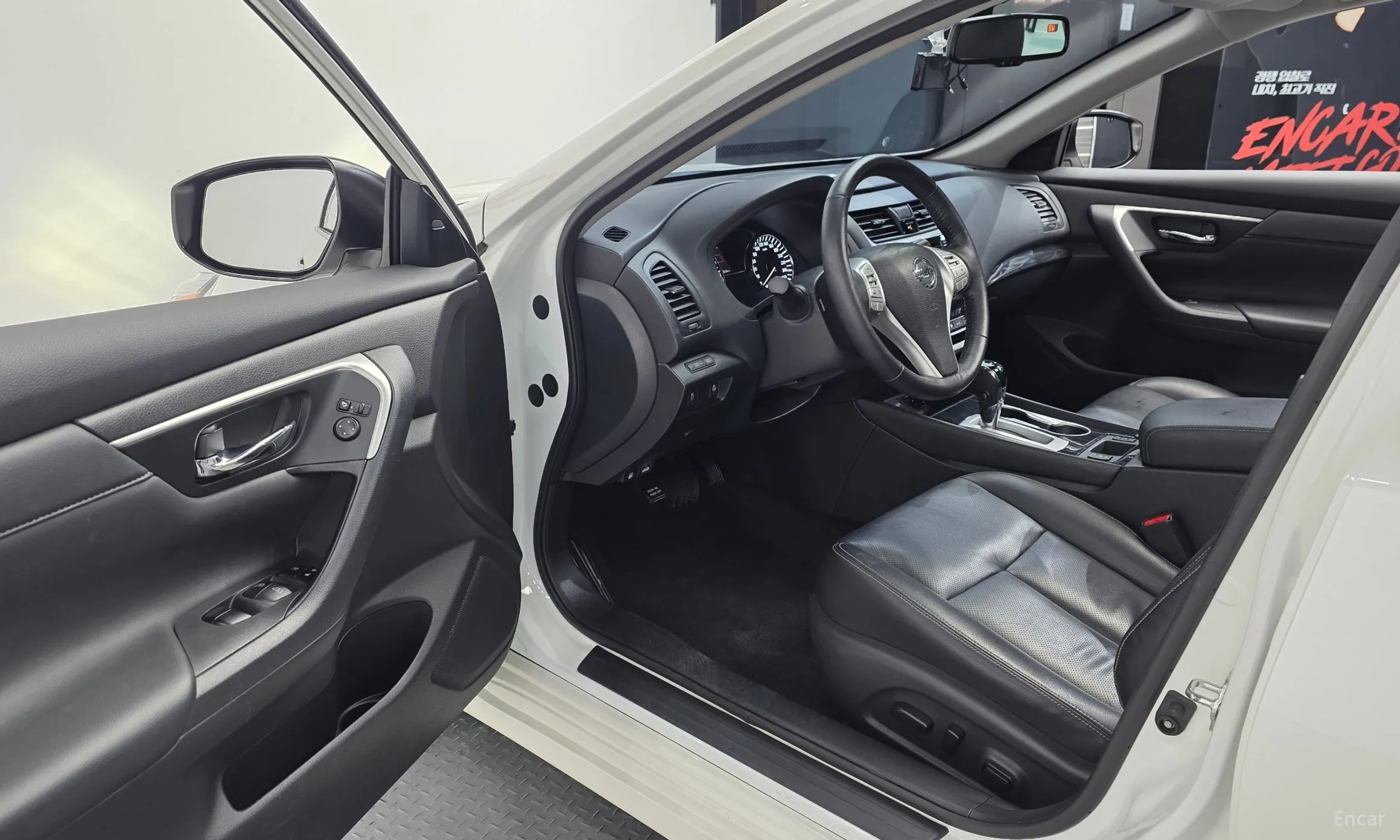 Nissan Altima превью 10