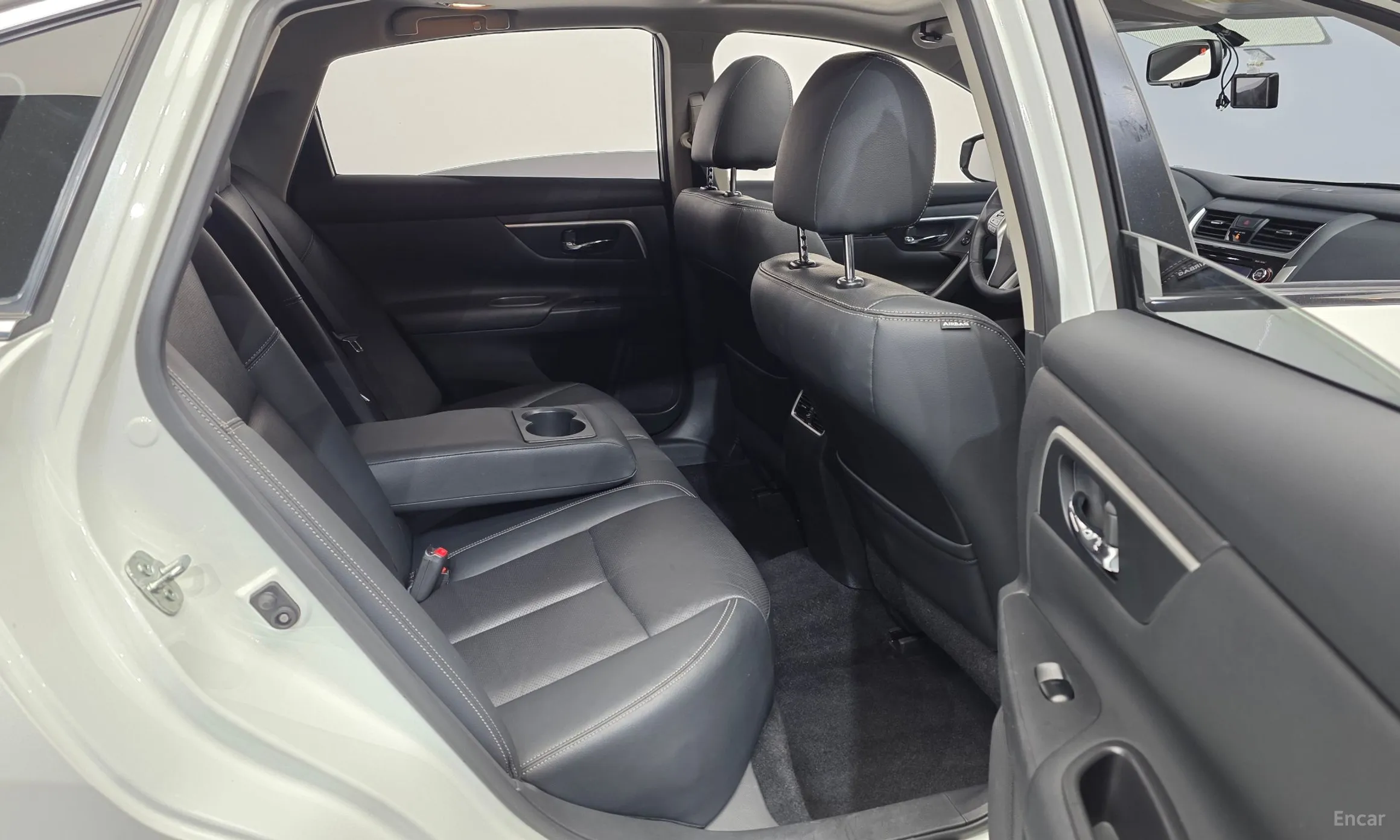 Nissan Altima превью 12