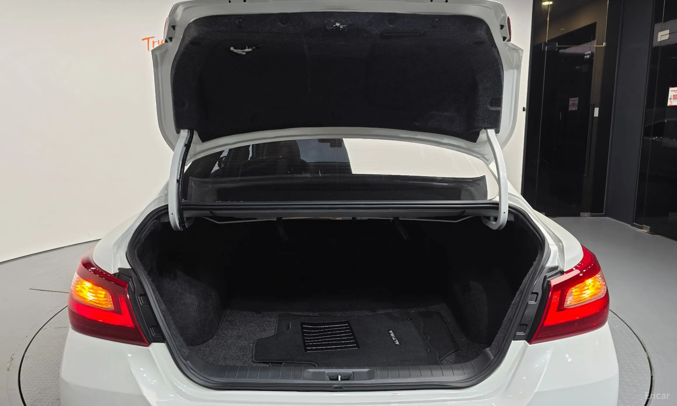 Nissan Altima превью 20