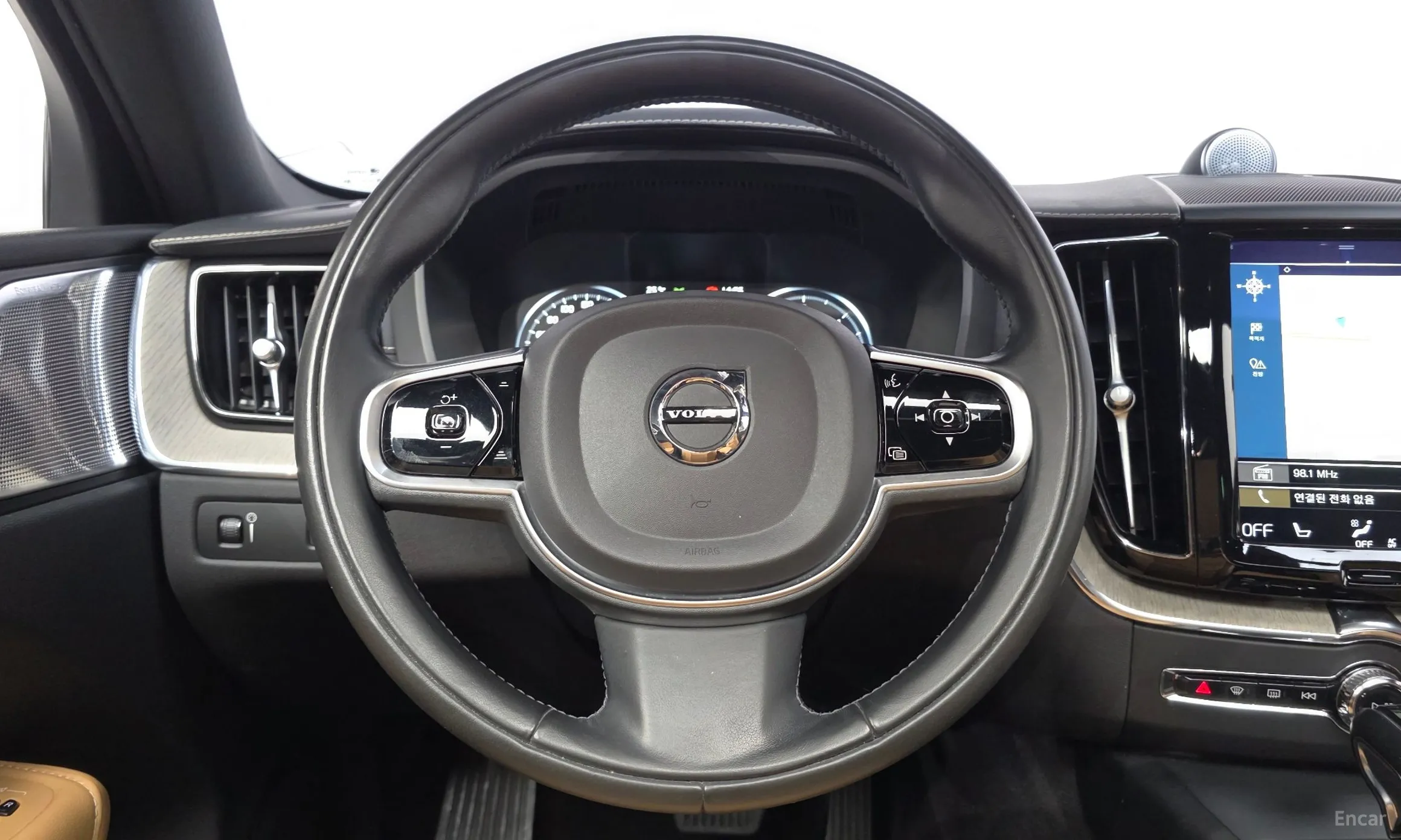 Volvo XC60 Gen 2 превью 13