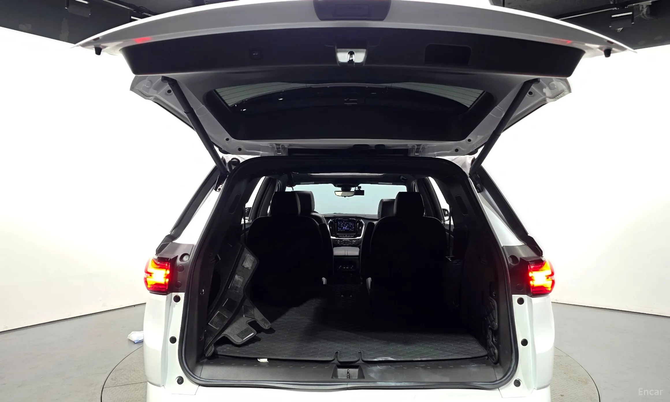 Chevrolet (GM Daewoo) Traverse превью 17