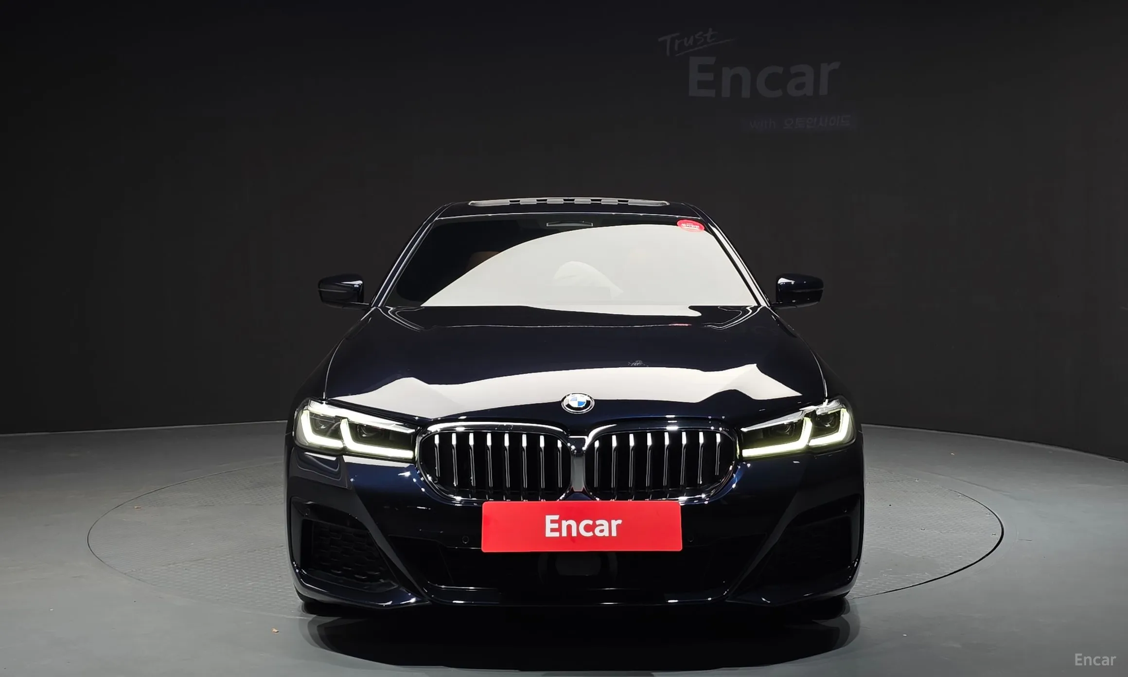 BMW 5 Series (G30) превью 3
