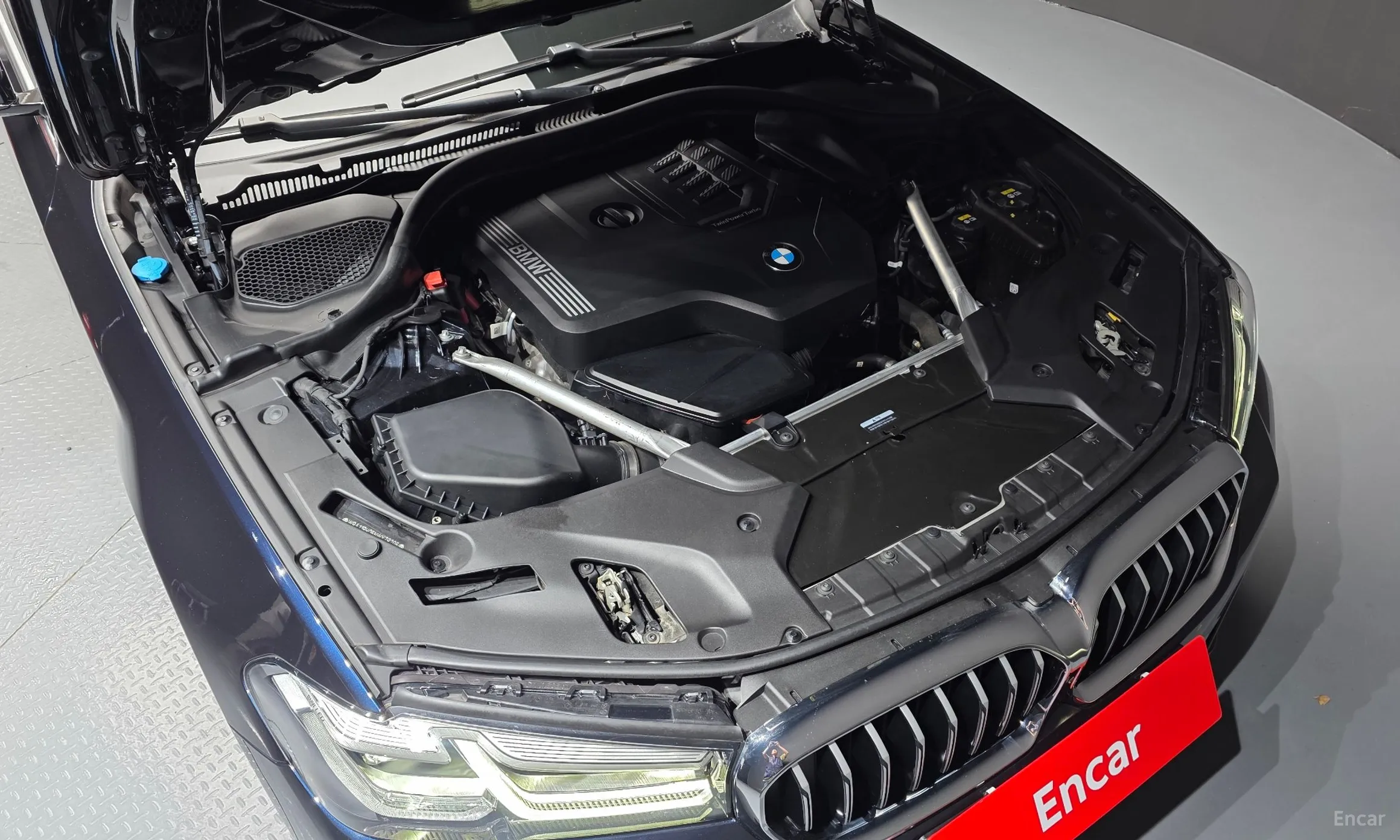 BMW 5 Series (G30) превью 6
