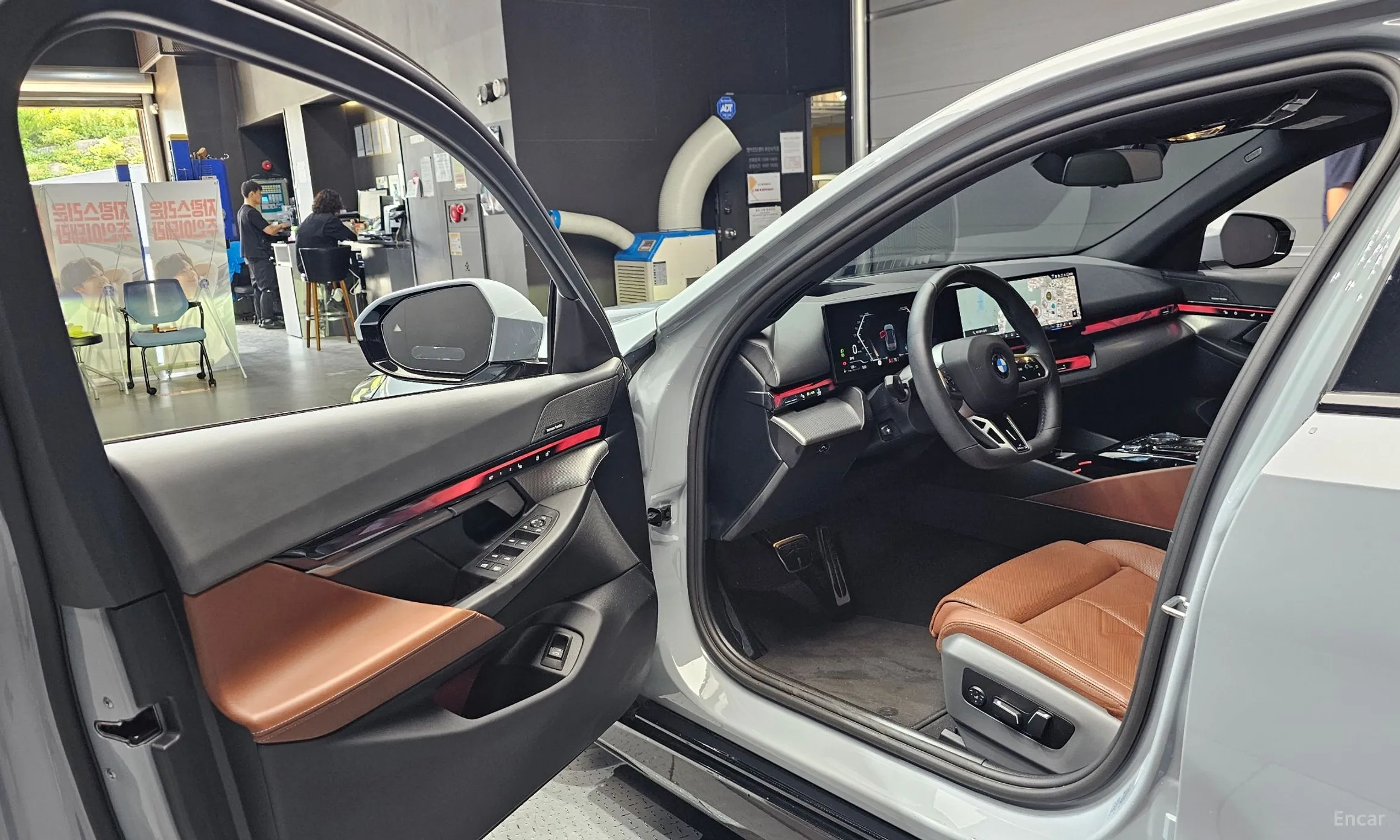 BMW 5 Series (G60) превью 10