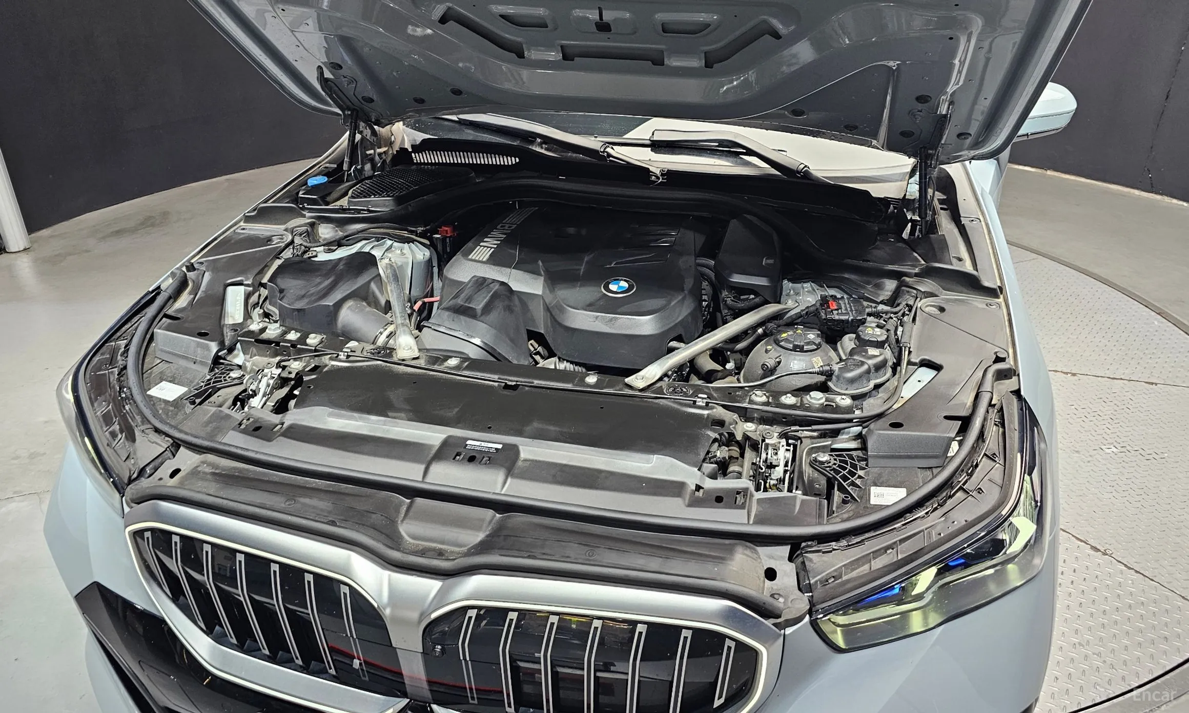 BMW 5 Series (G60) превью 6
