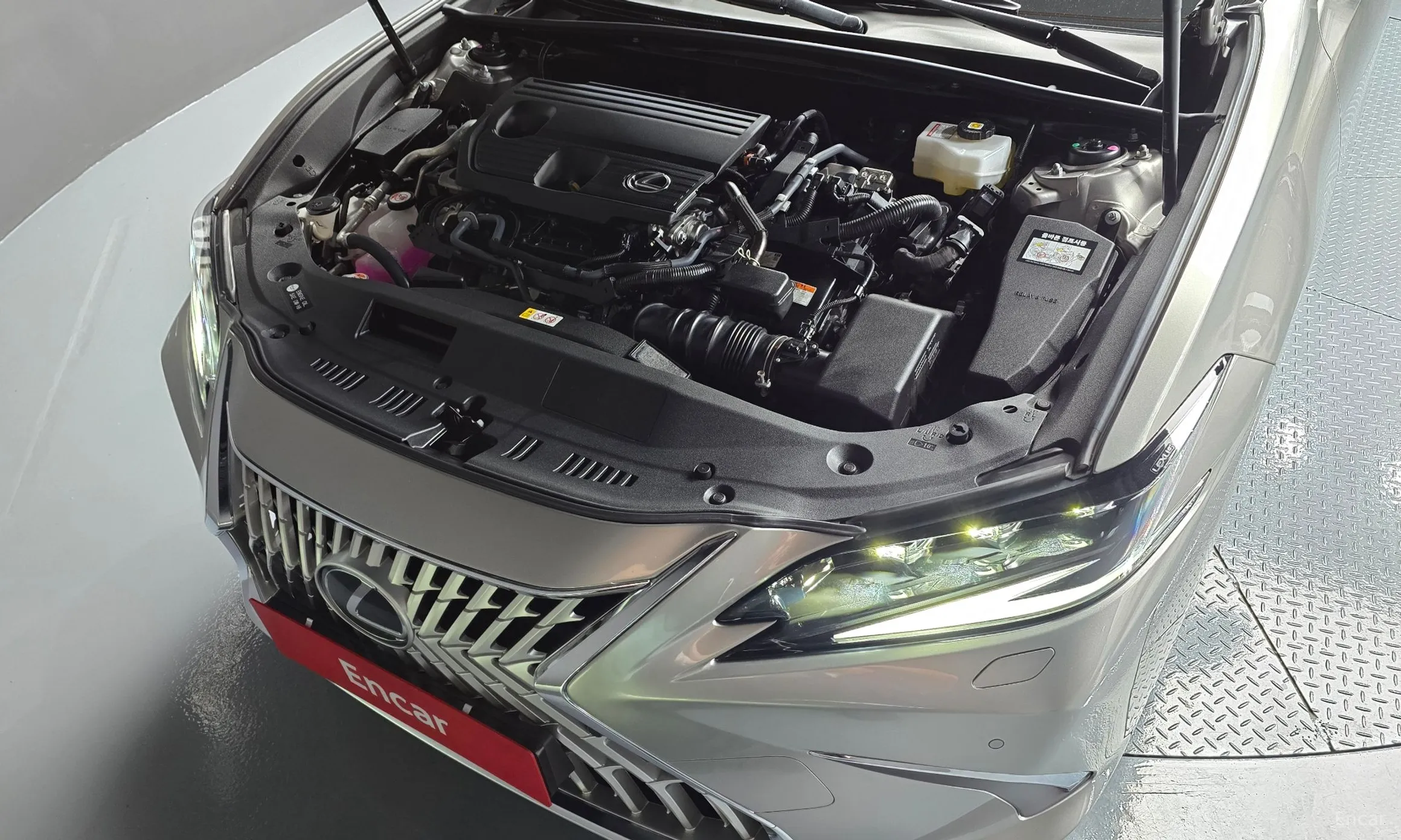 Lexus ES300h 7th Generation превью 6