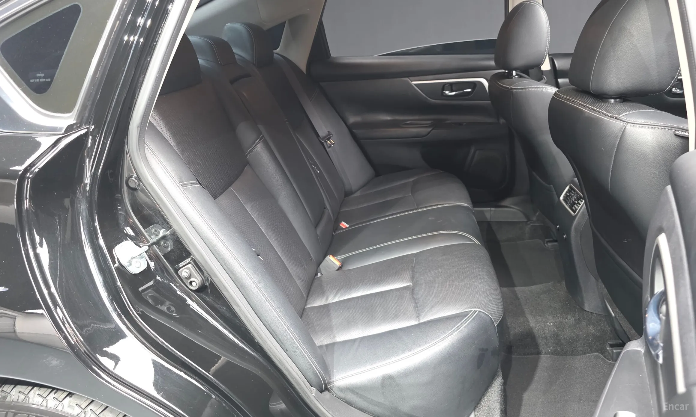 Nissan Altima превью 12