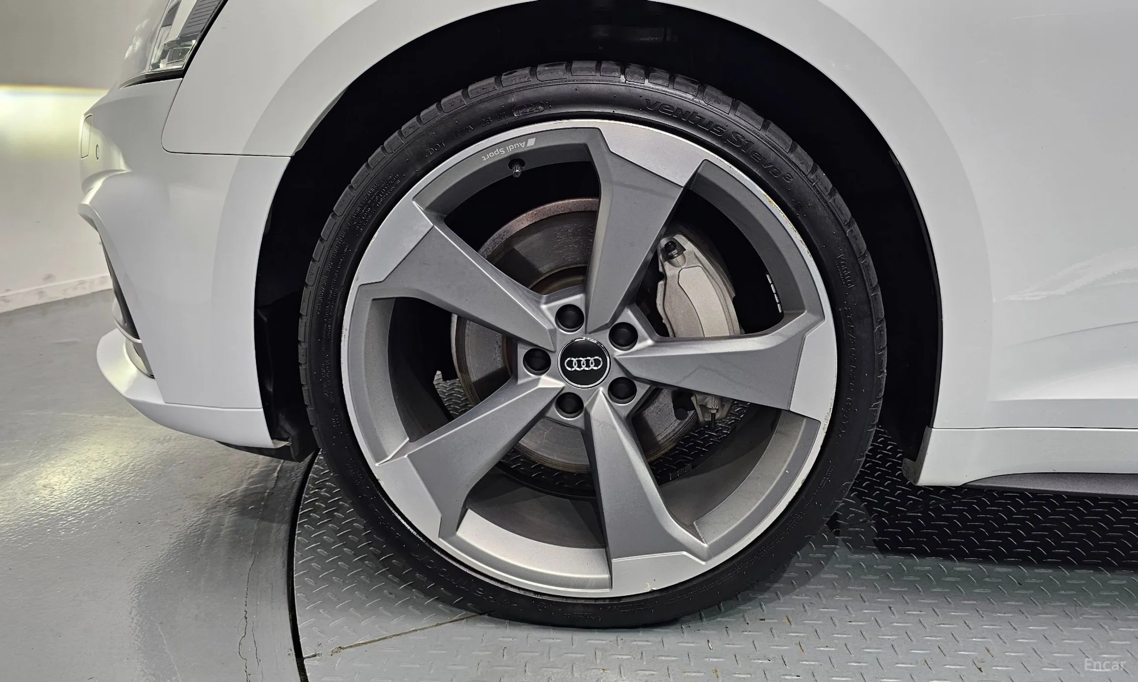 Audi A5 (F5) превью 5