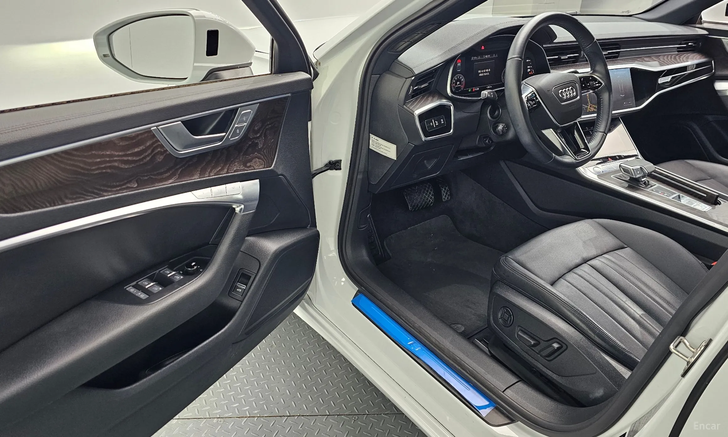 Audi A6 (C8) превью 10