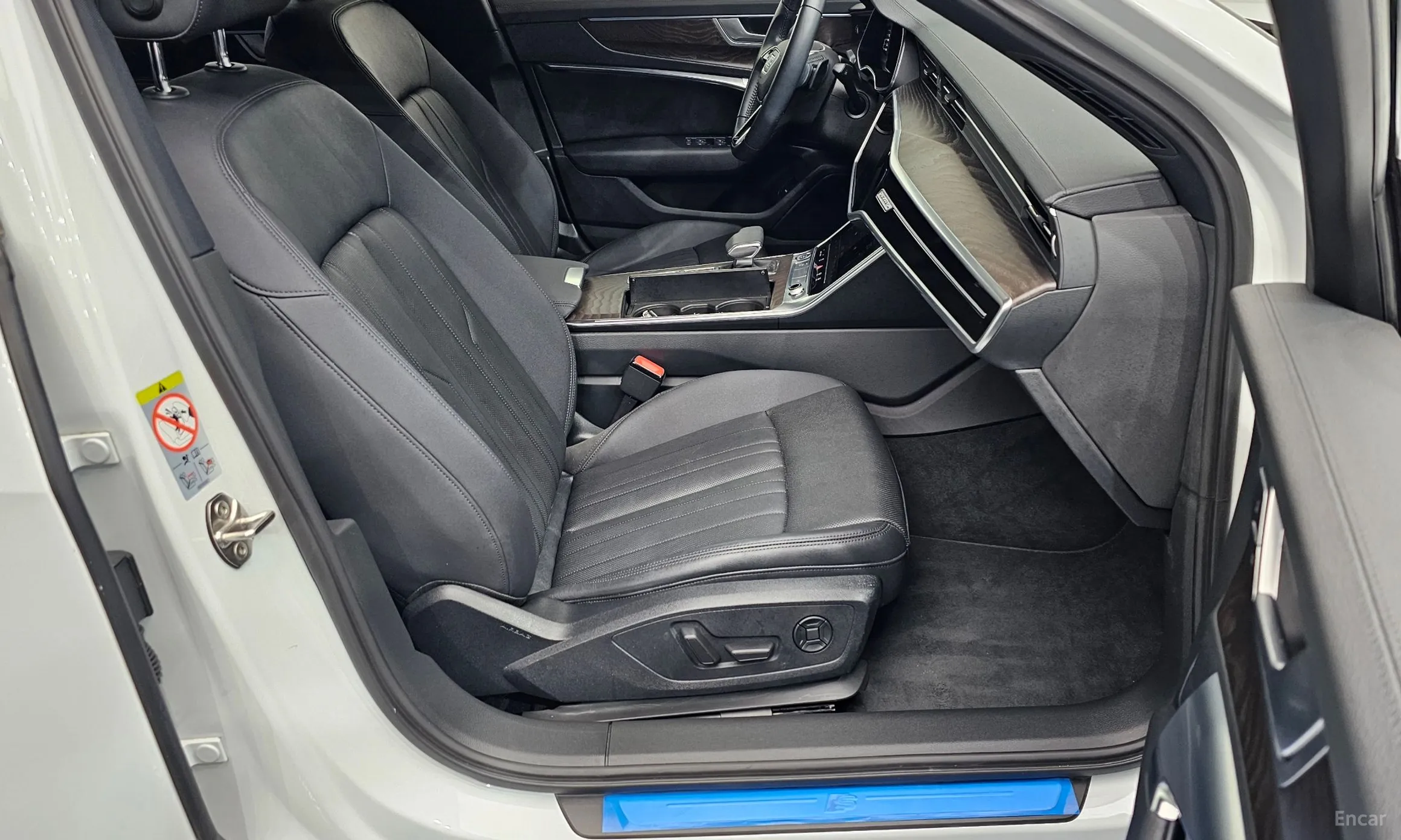 Audi A6 (C8) превью 11