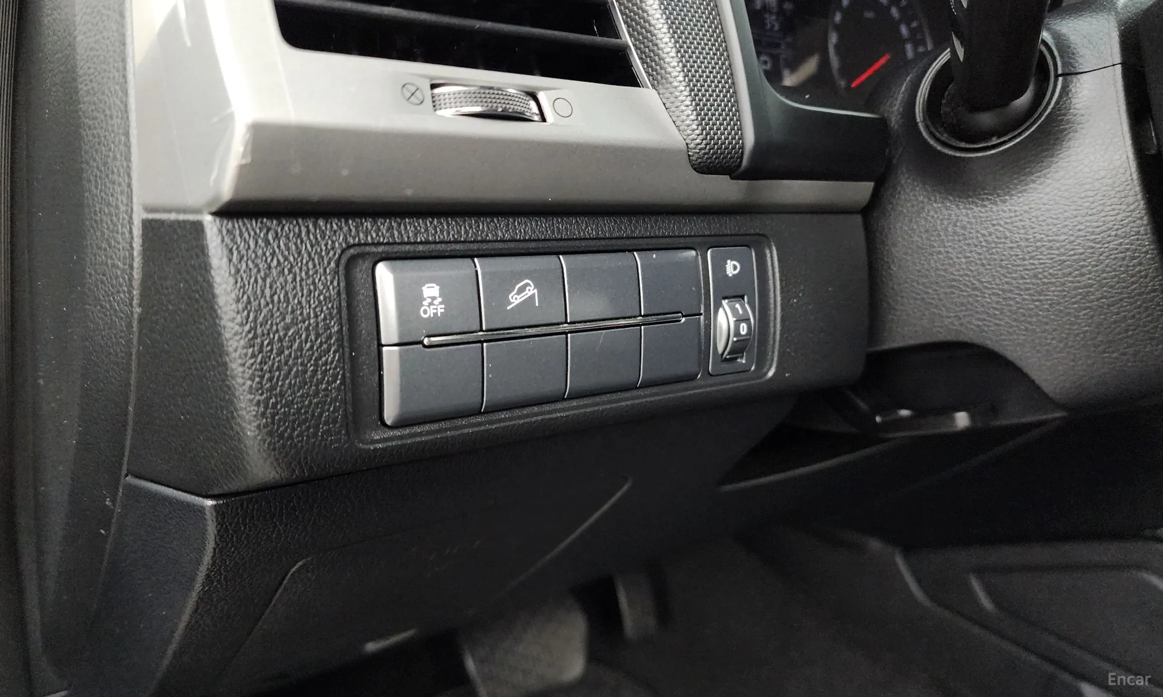 KG Mobility (SsangYong) Rexton Sports превью 16