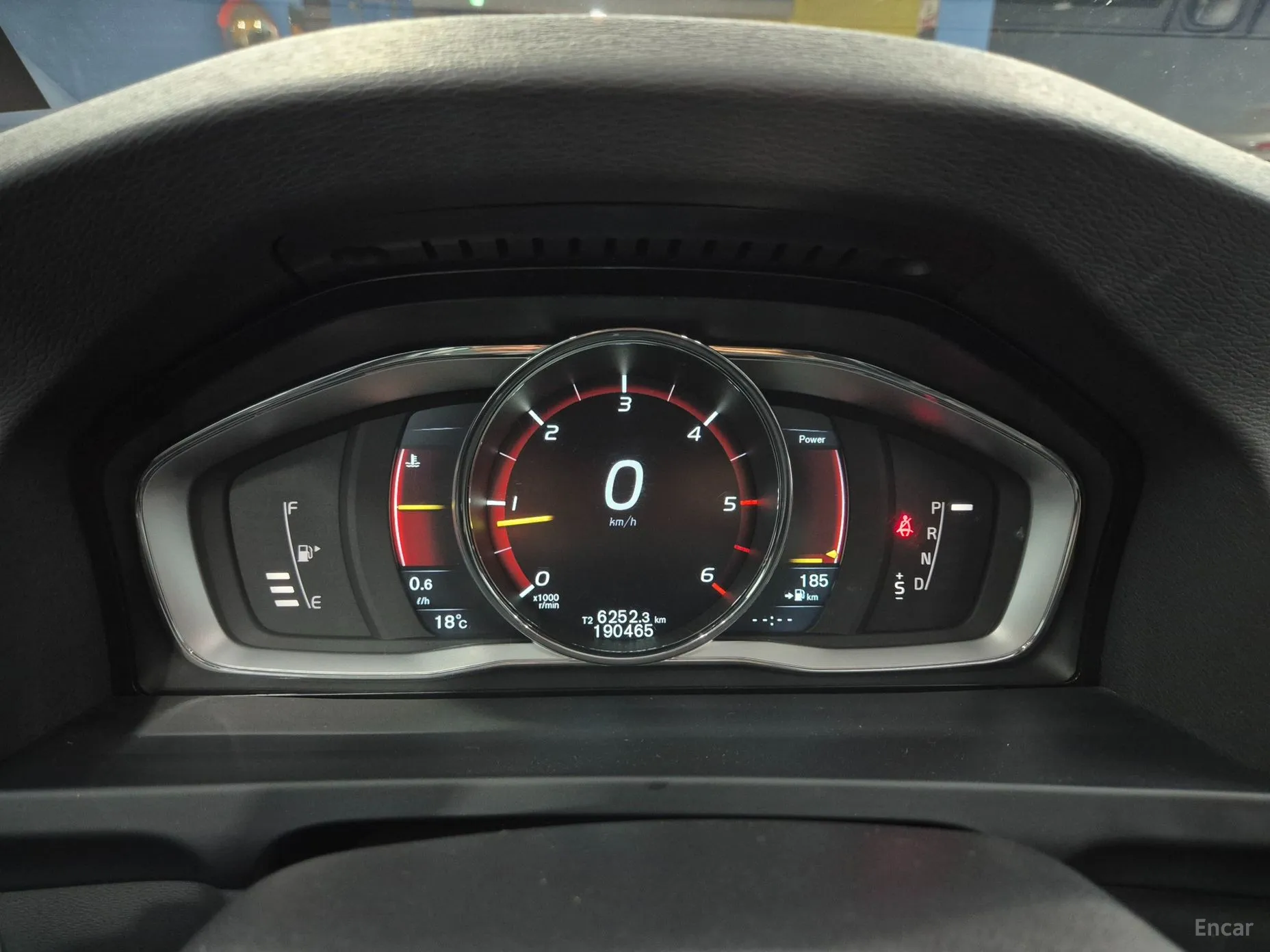 Volvo S60 превью 15