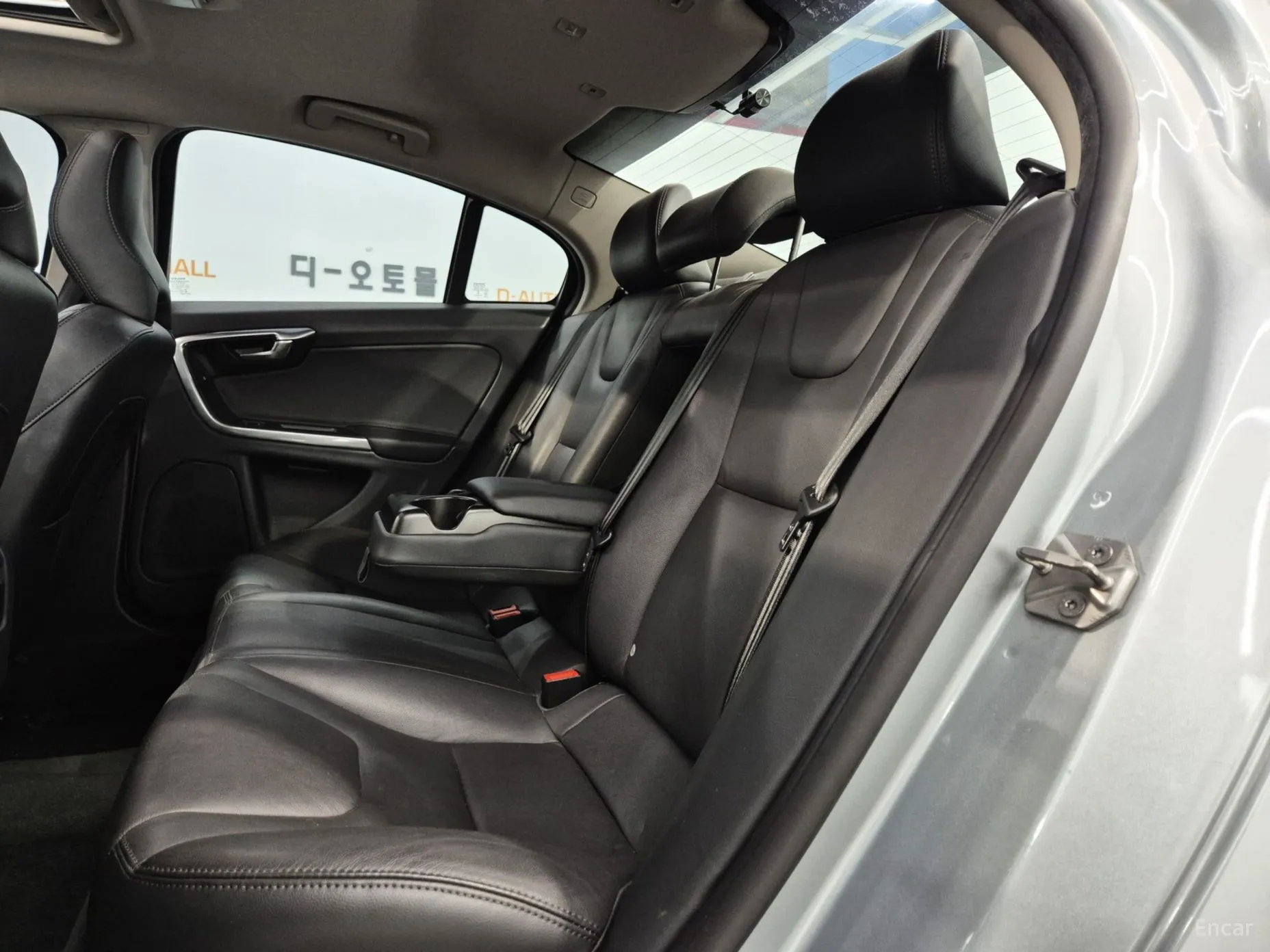 Volvo S60 превью 17