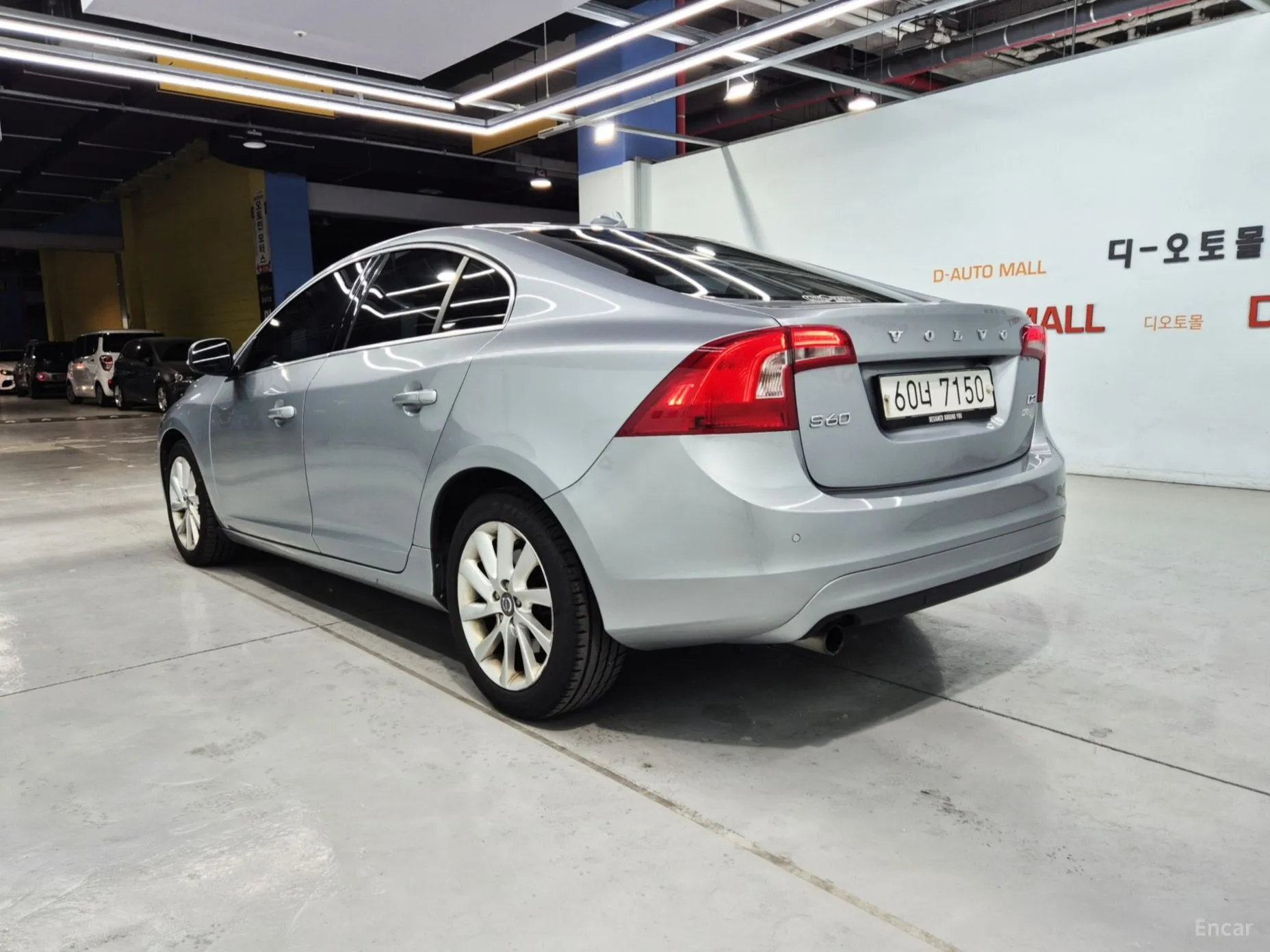 Volvo S60 превью 7