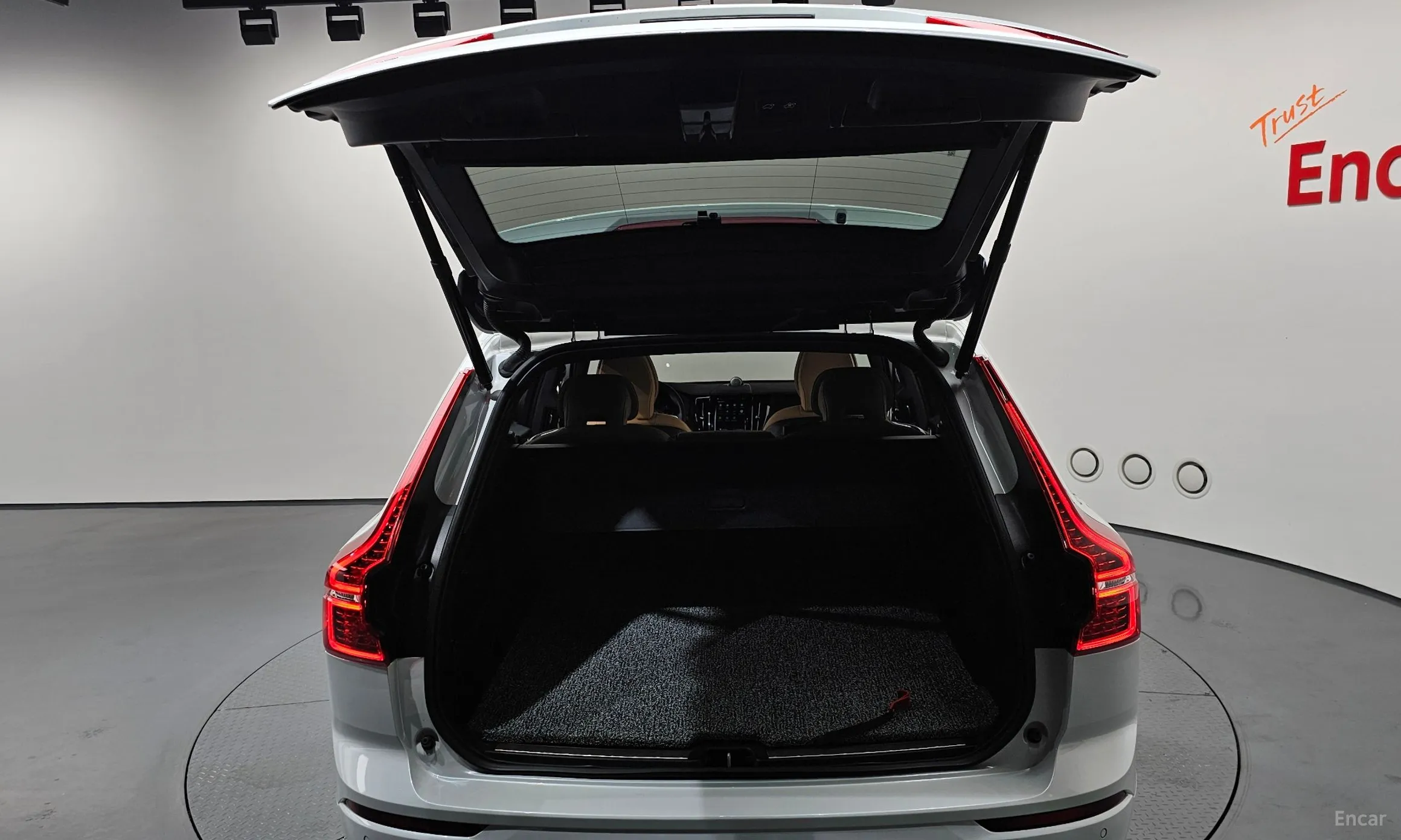 Volvo XC60 Gen 2 превью 20