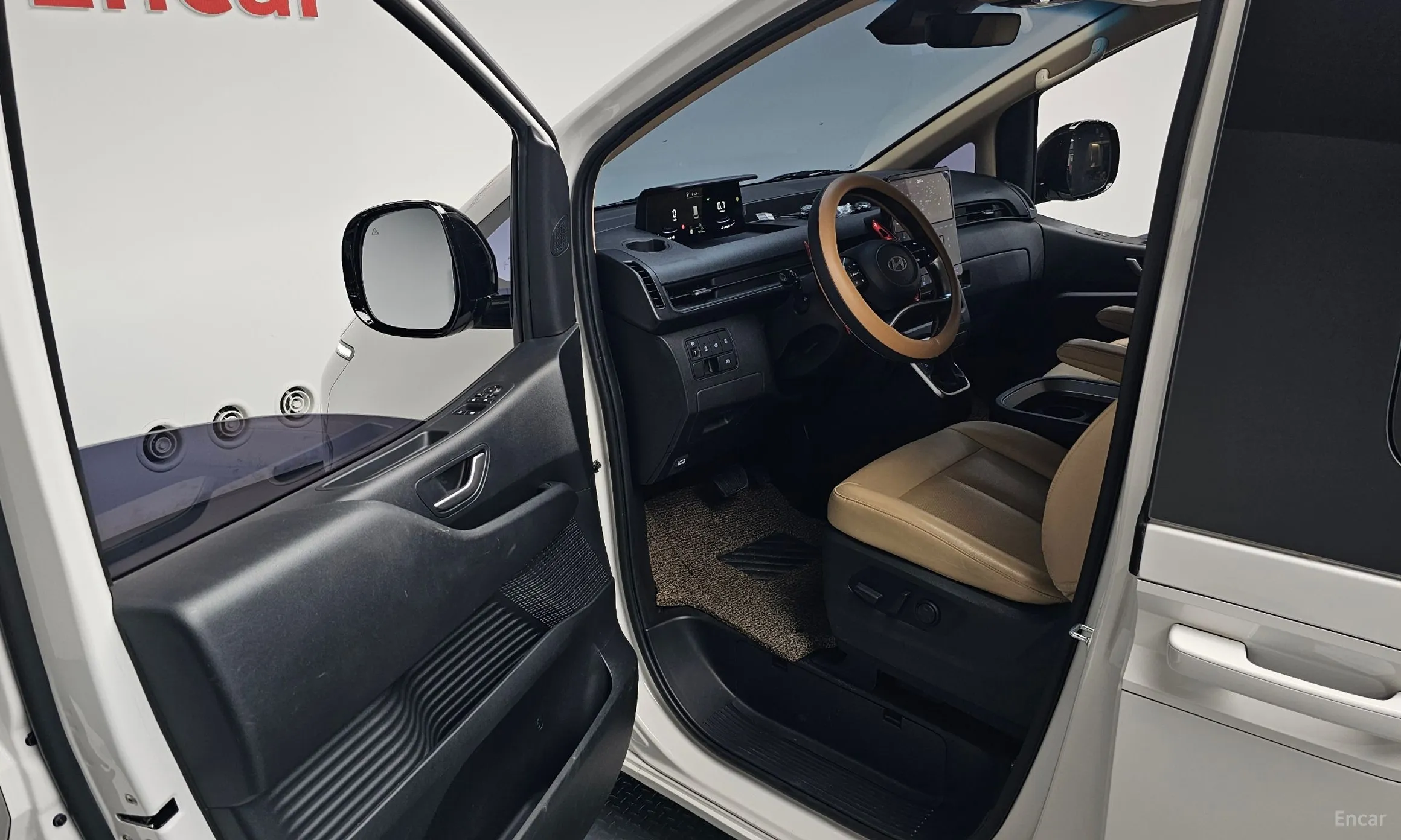 Hyundai Staria превью 10