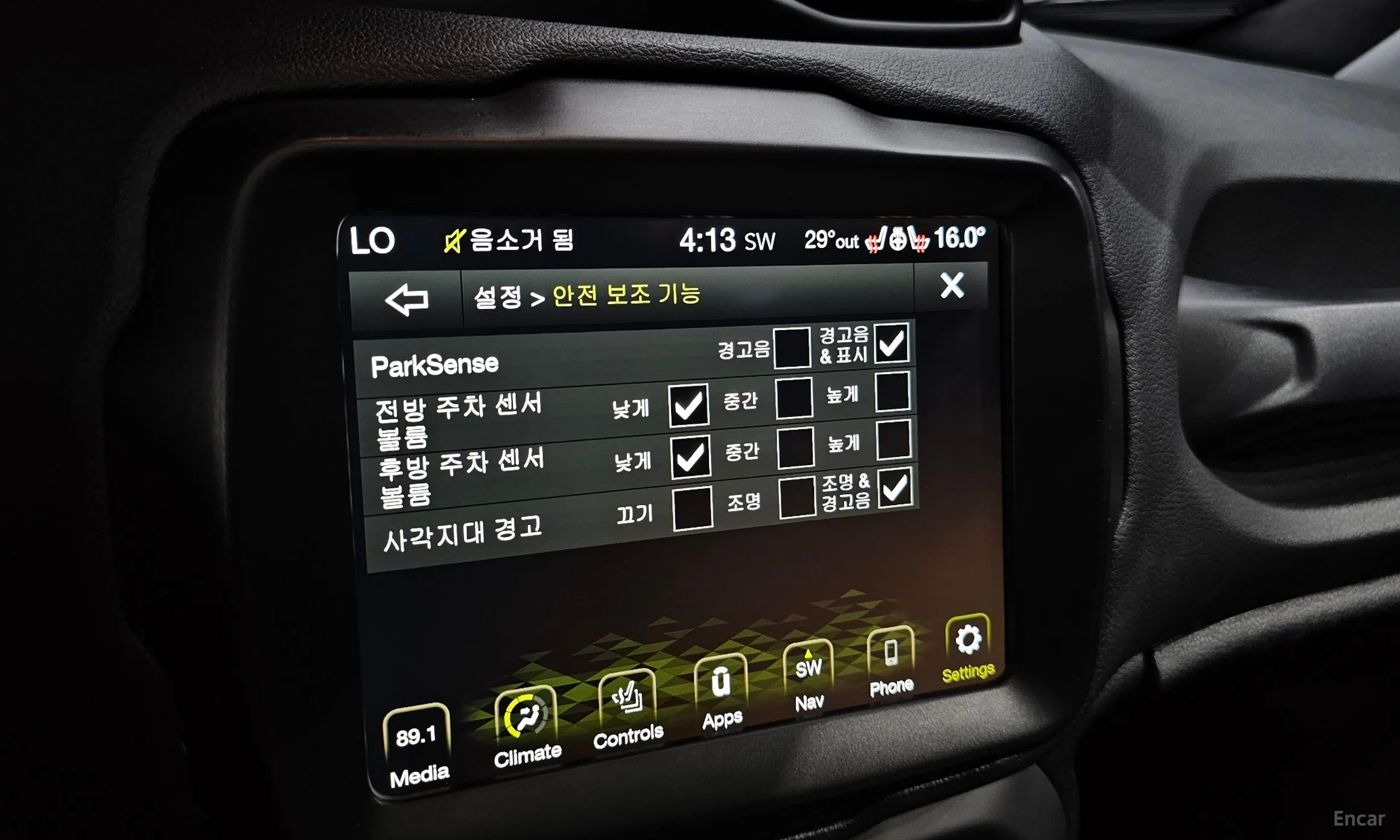 Jeep Renegade превью 17