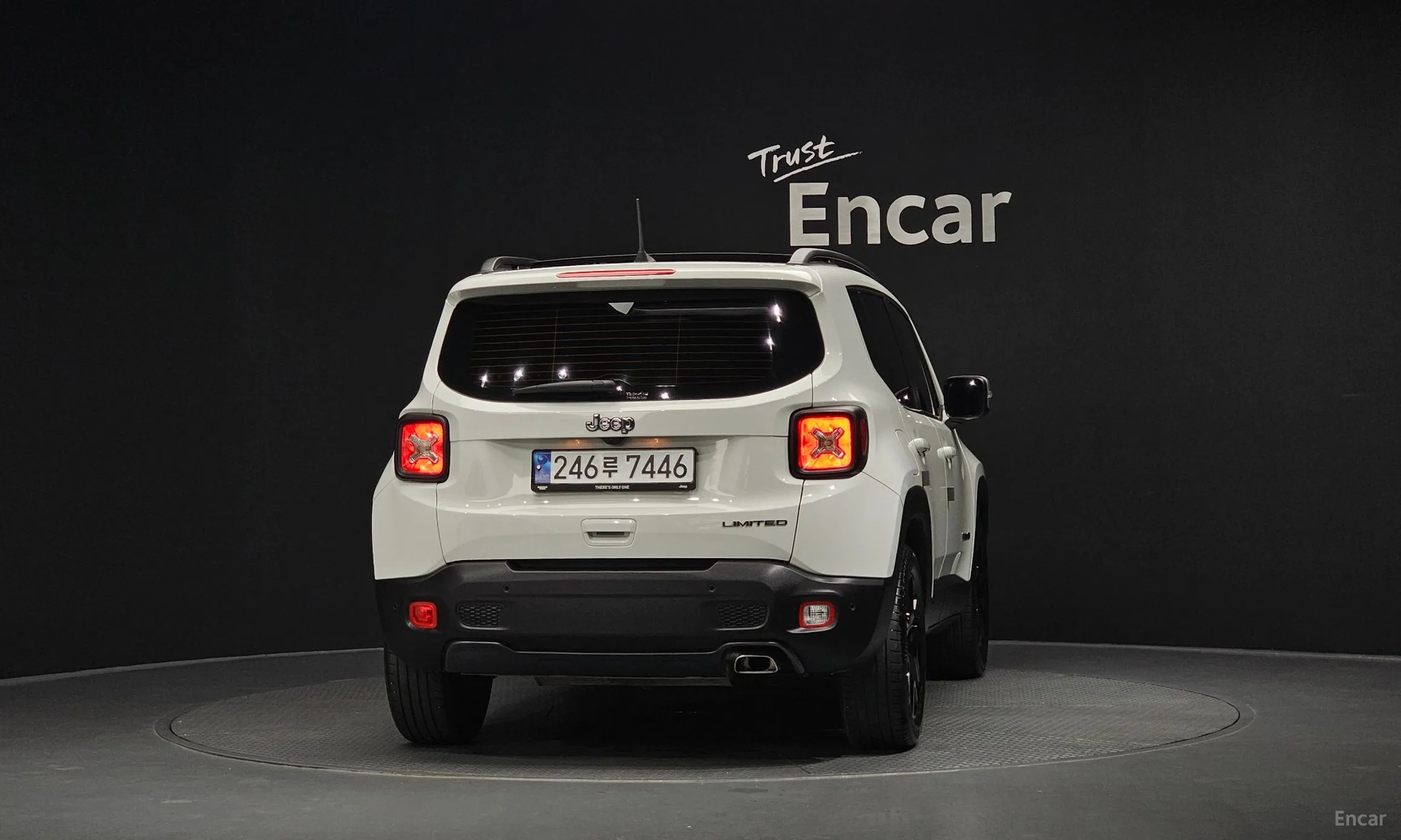Jeep Renegade превью 4