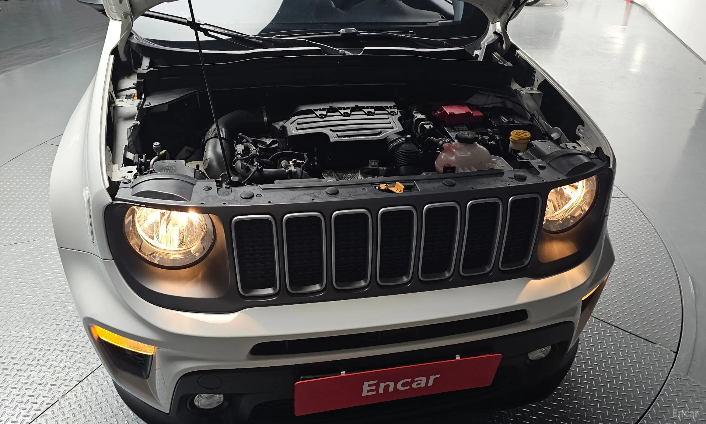 Jeep Renegade превью 6