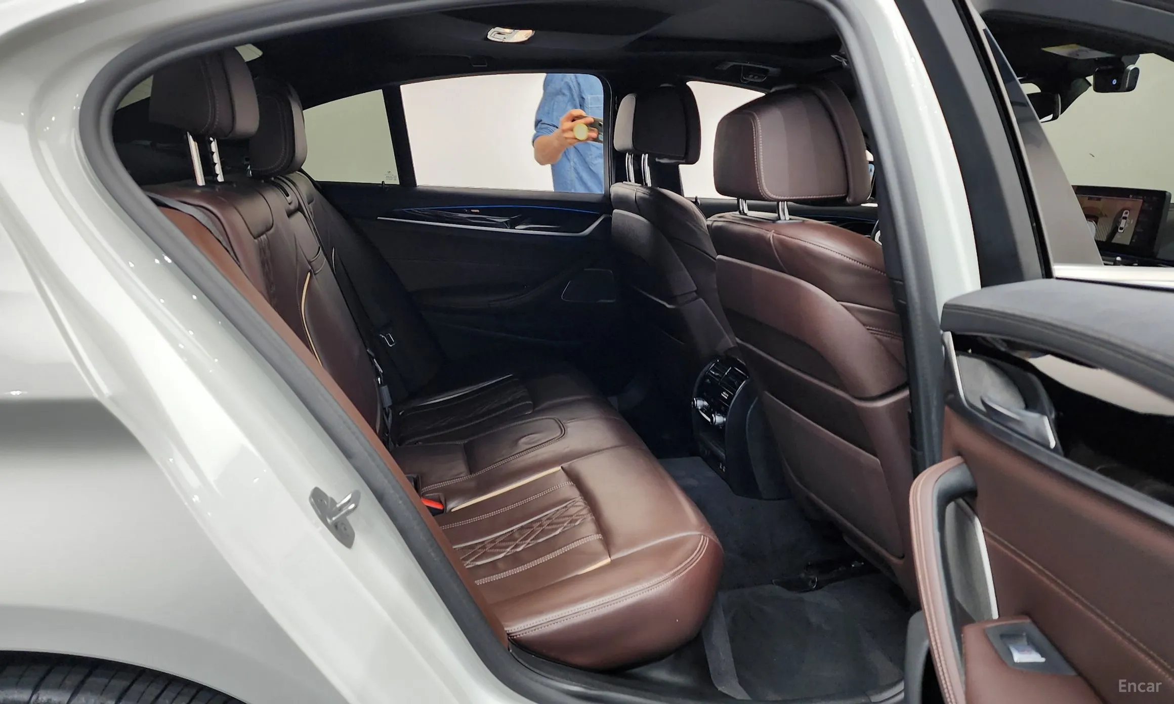 BMW 5 Series (G30) превью 11