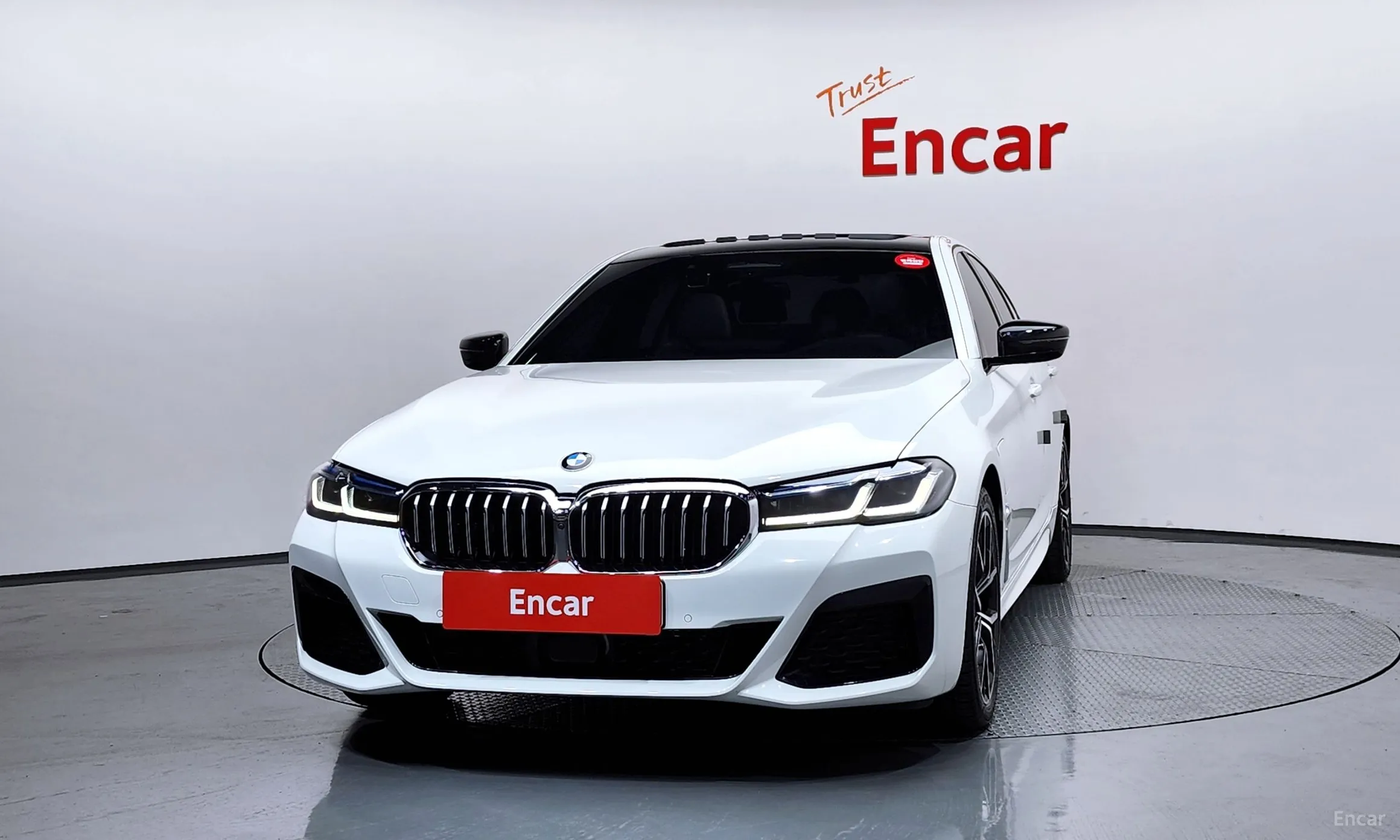 BMW 5 Series (G30) превью 3