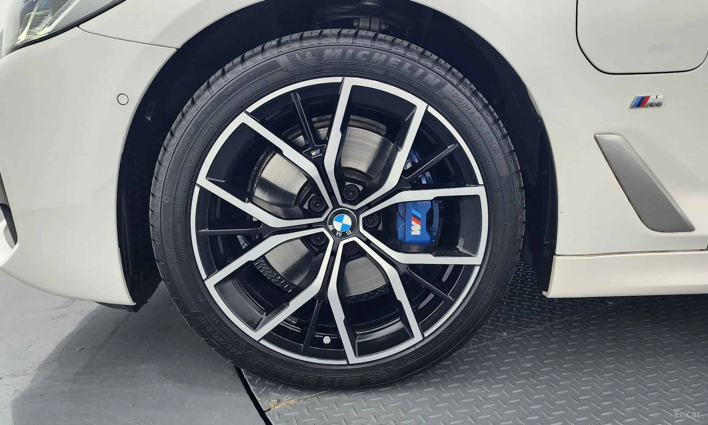 BMW 5 Series (G30) превью 5