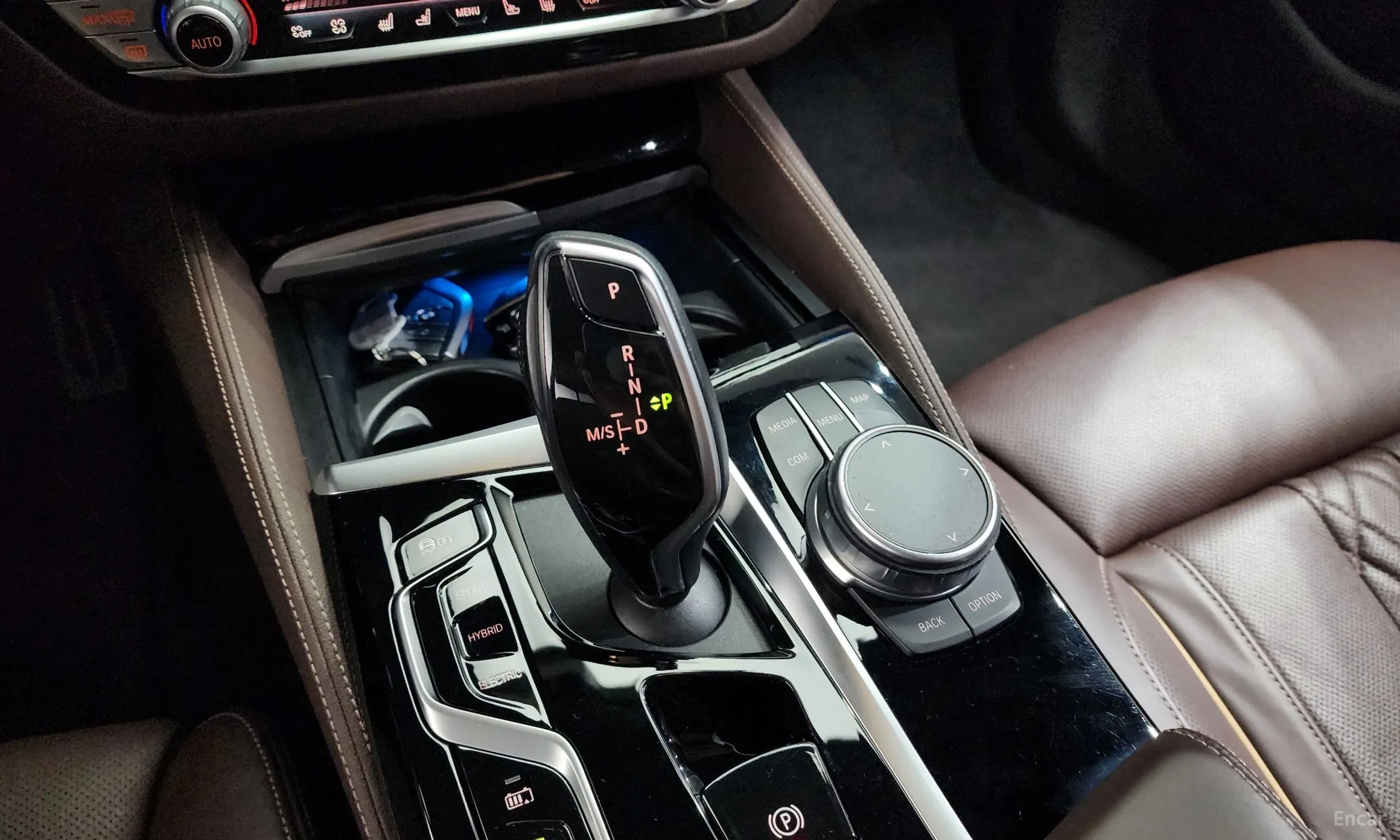 BMW 5 Series (G30) превью 9
