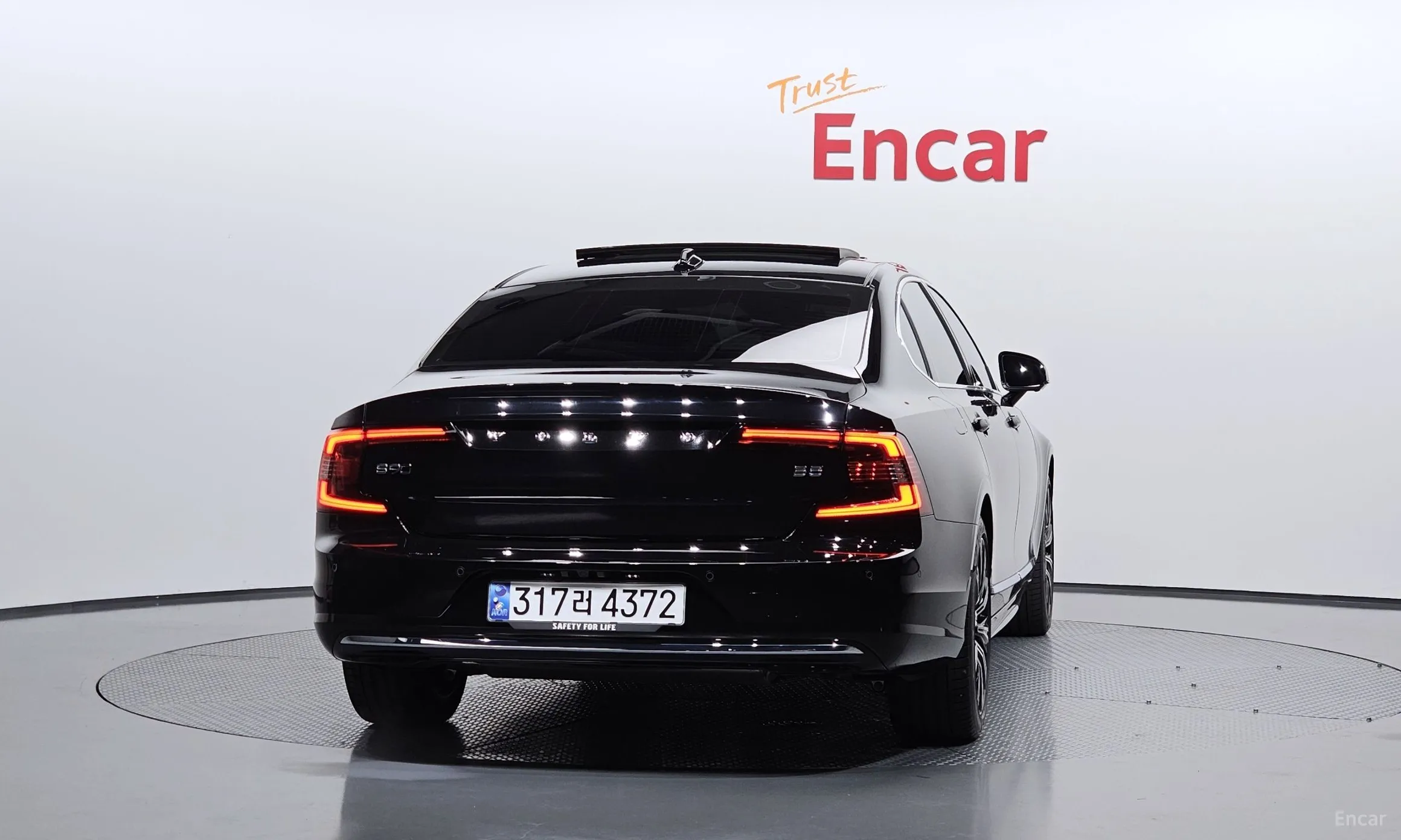 Volvo S90 превью 4