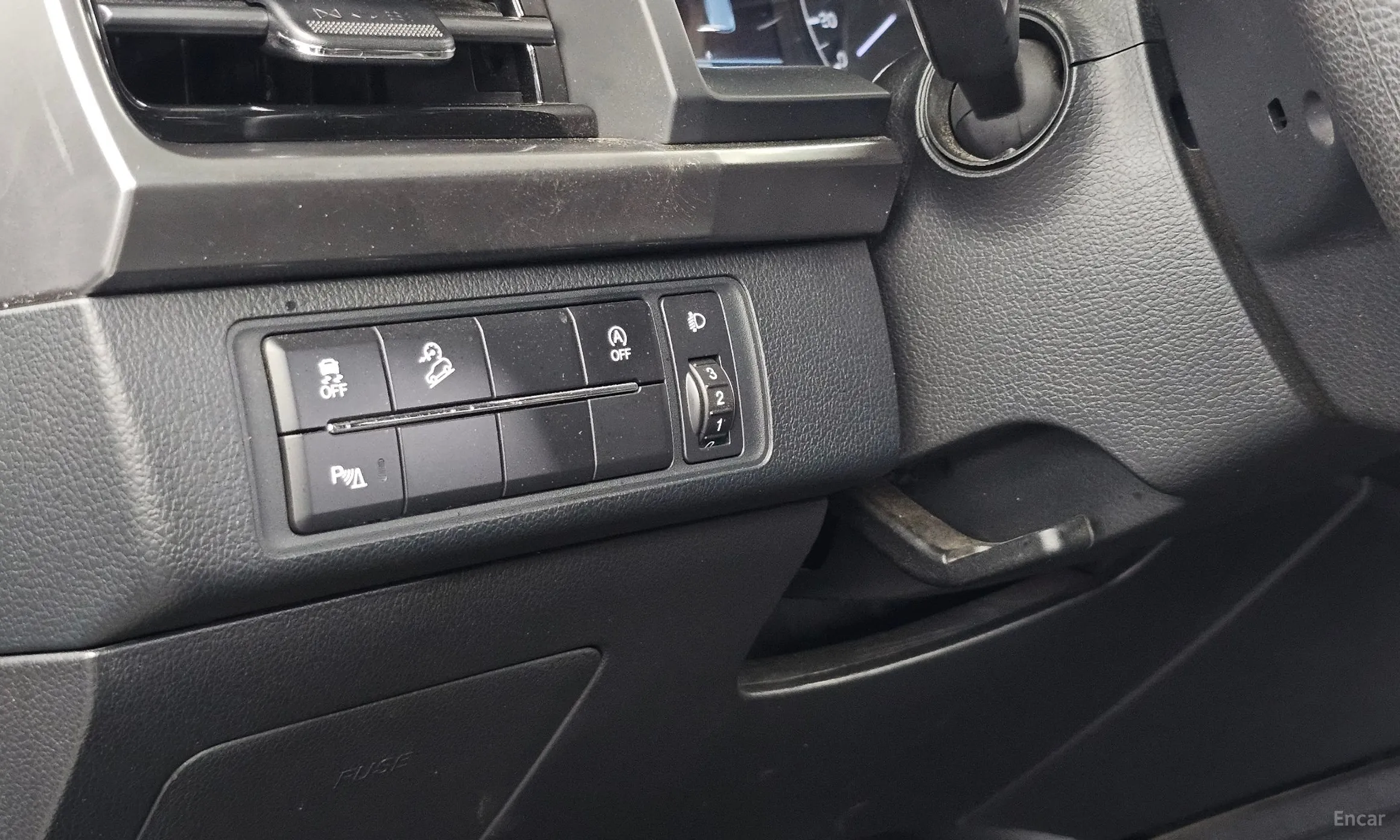 KG Mobility (SsangYong) Rexton Sports превью 16