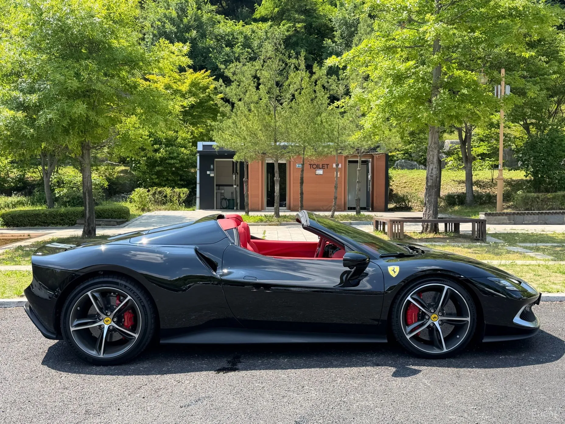 Ferrari 296 GTS превью 17
