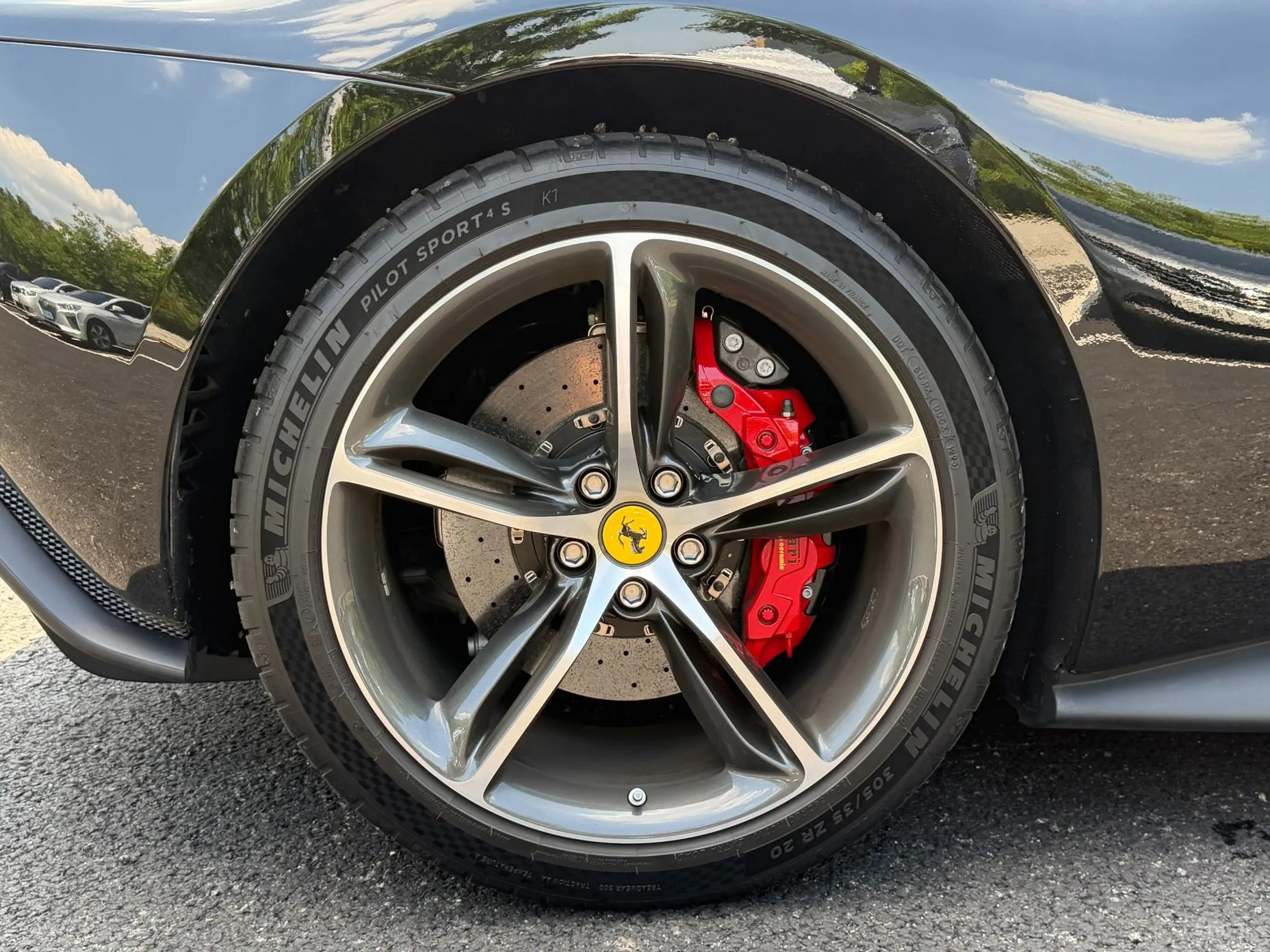 Ferrari 296 GTS превью 5