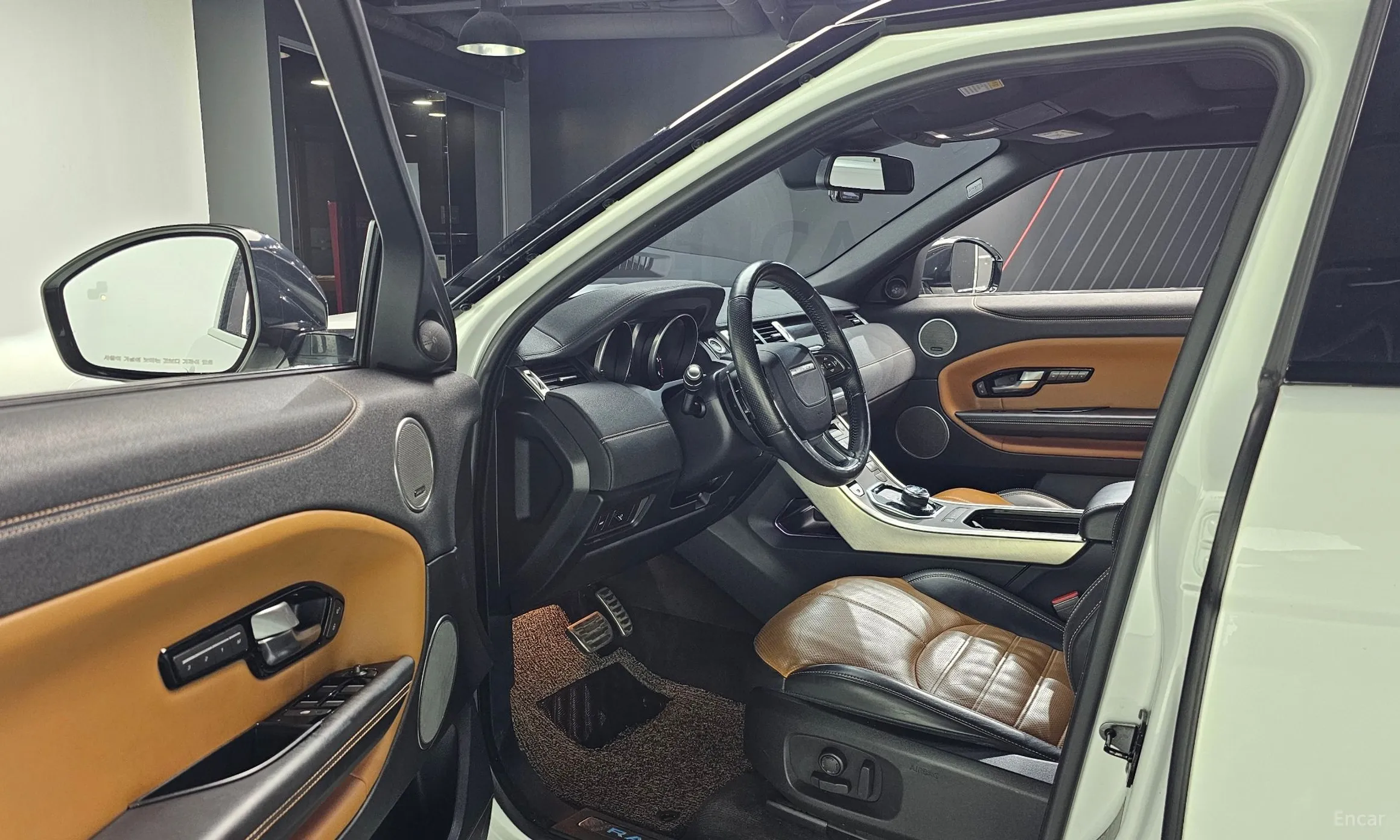 Land Rover Range Rover Evoque превью 10