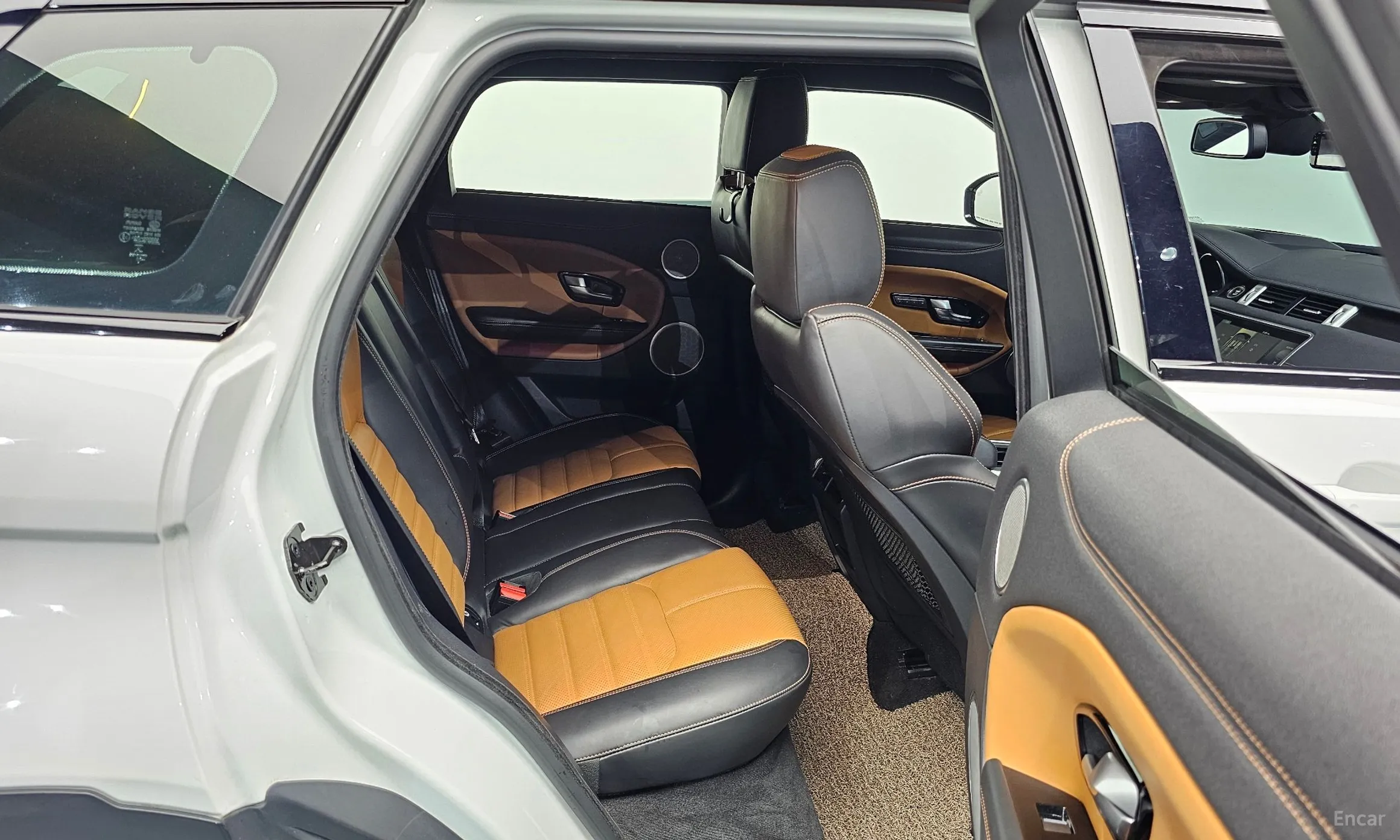 Land Rover Range Rover Evoque превью 12
