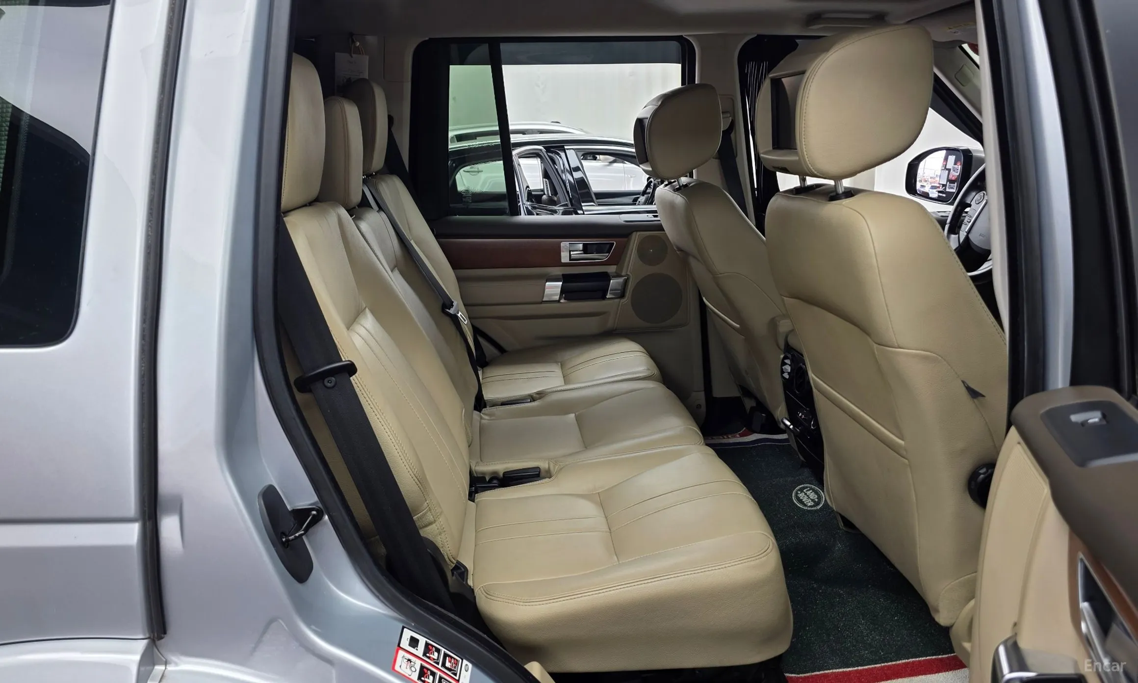 Land Rover Discovery 4 превью 12