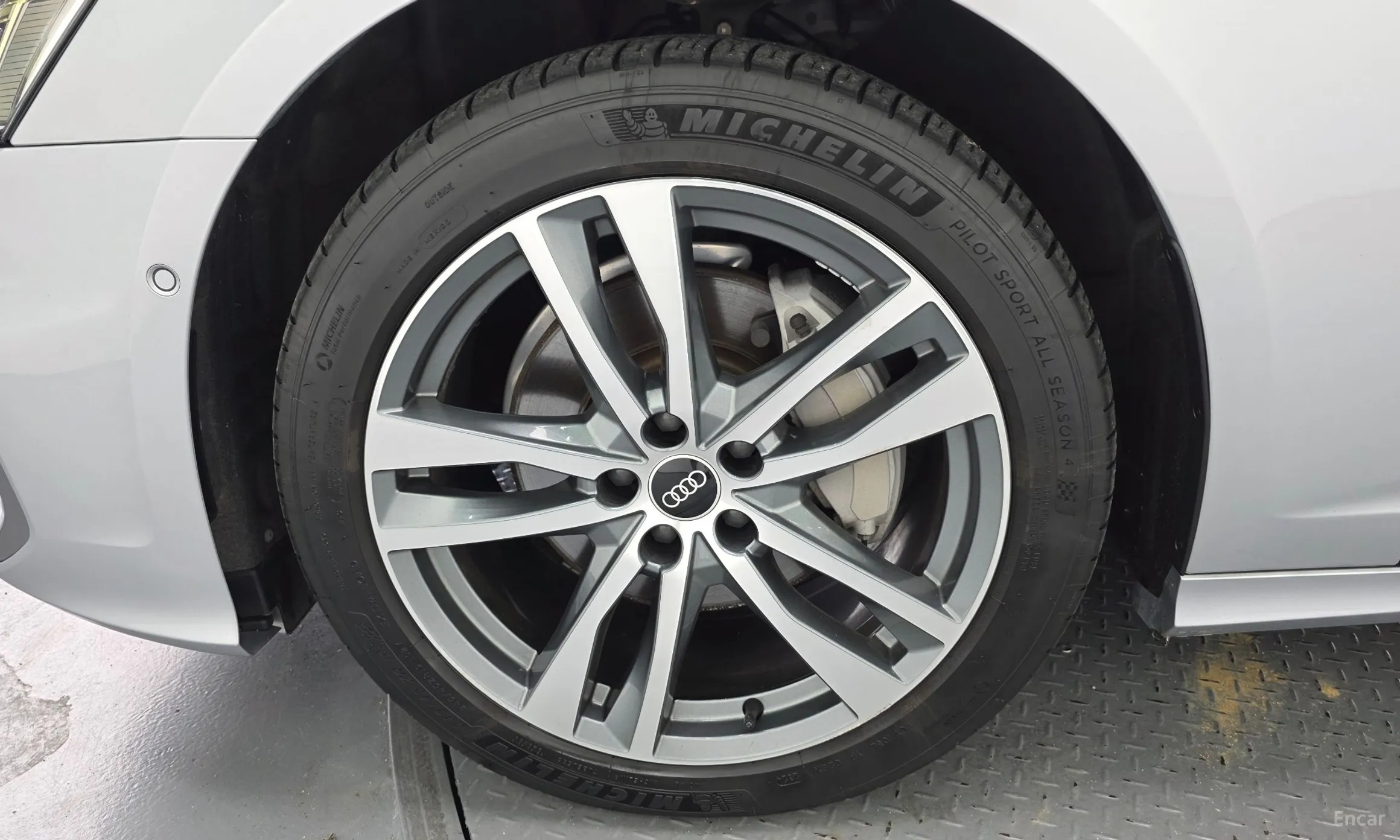 Audi A6 (C8) превью 5