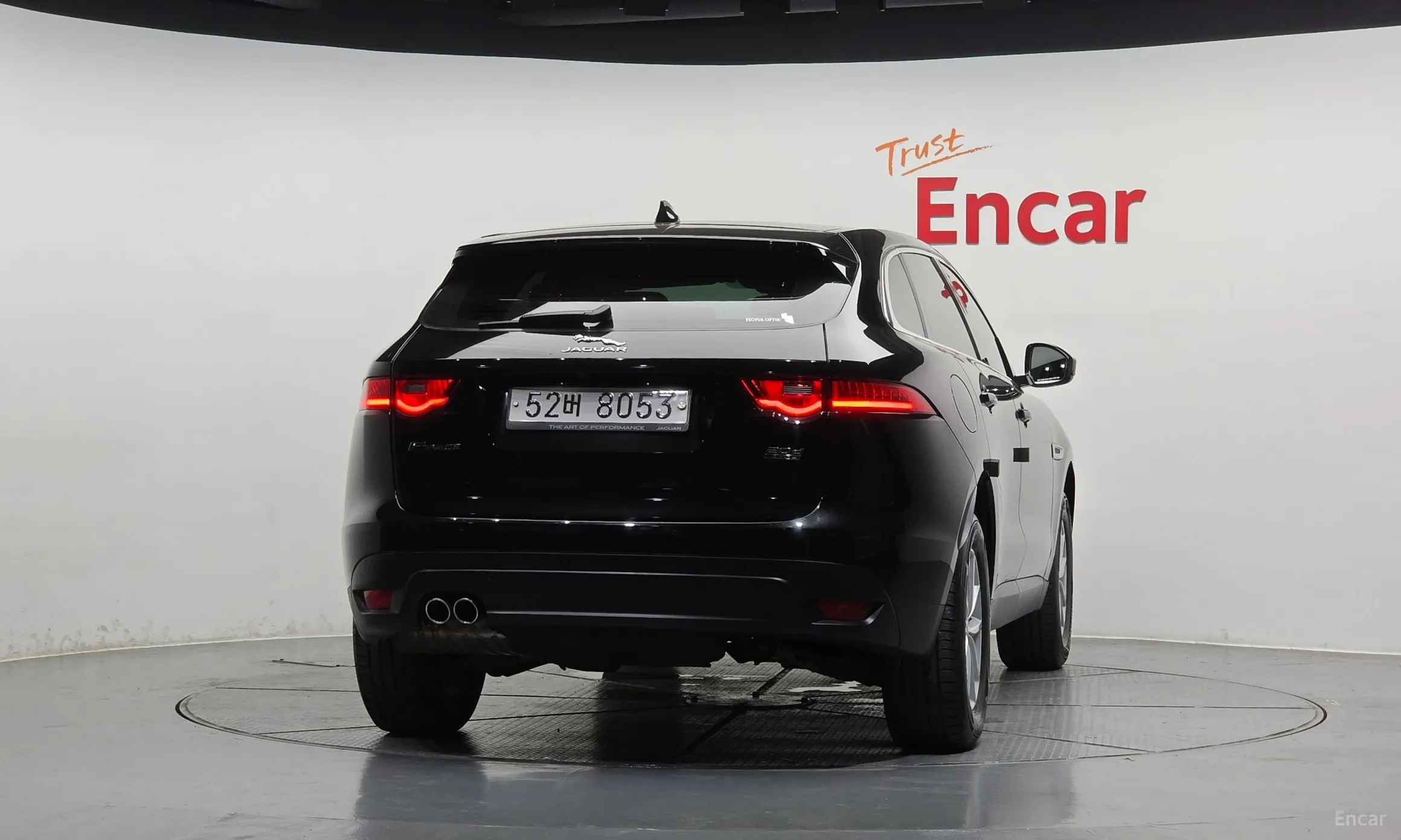 Jaguar F-PACE превью 4