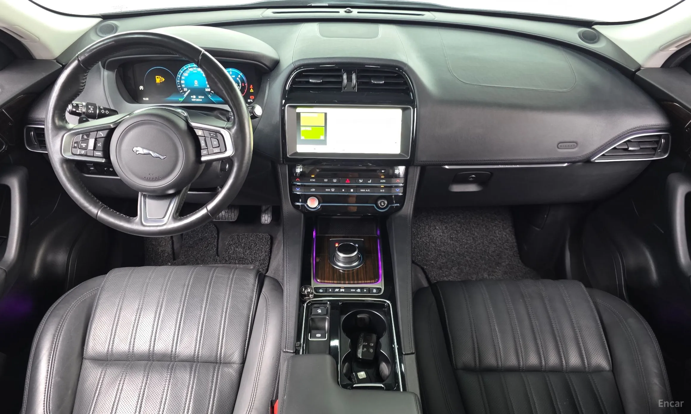 Jaguar F-PACE превью 7