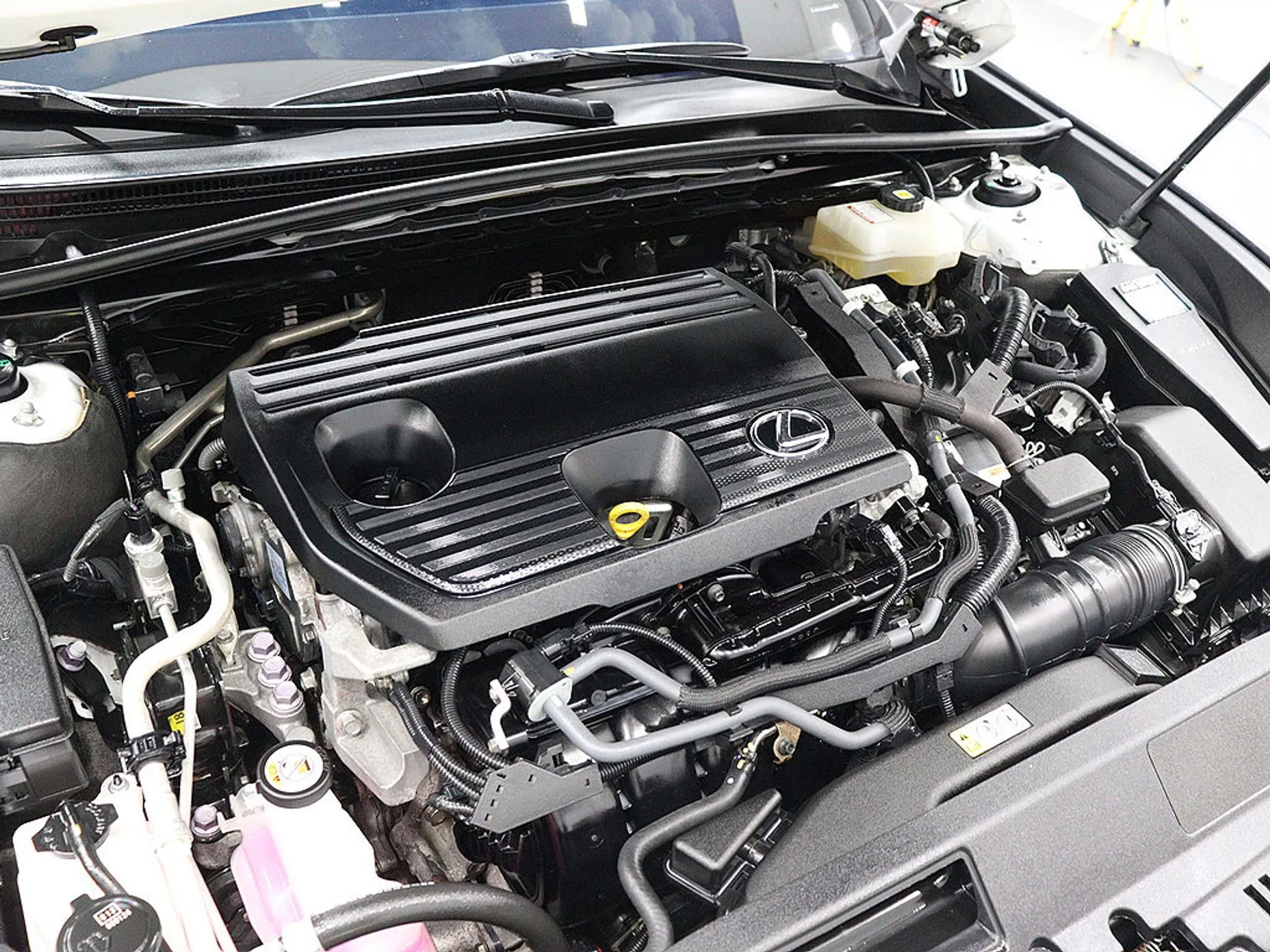 Lexus ES300h 7th Generation превью 19